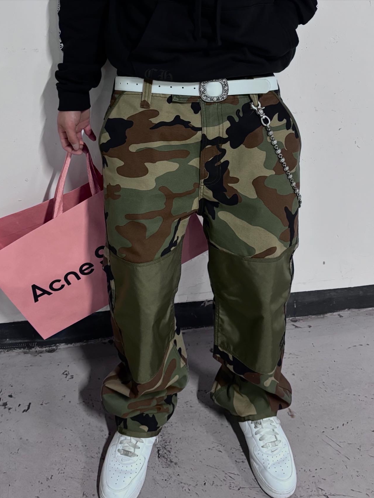 Chrome Hearts Horseshoe Floral Hoodie Black, Stussy Utility Pants Woodland Camo 착용 스타일 - 5