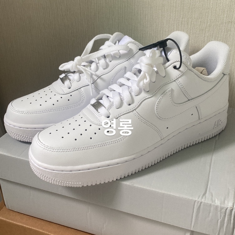 Nike Air Force 1 '07 Low White, Nike Air Force 1 '07 Low Triple Black 착용 스타일