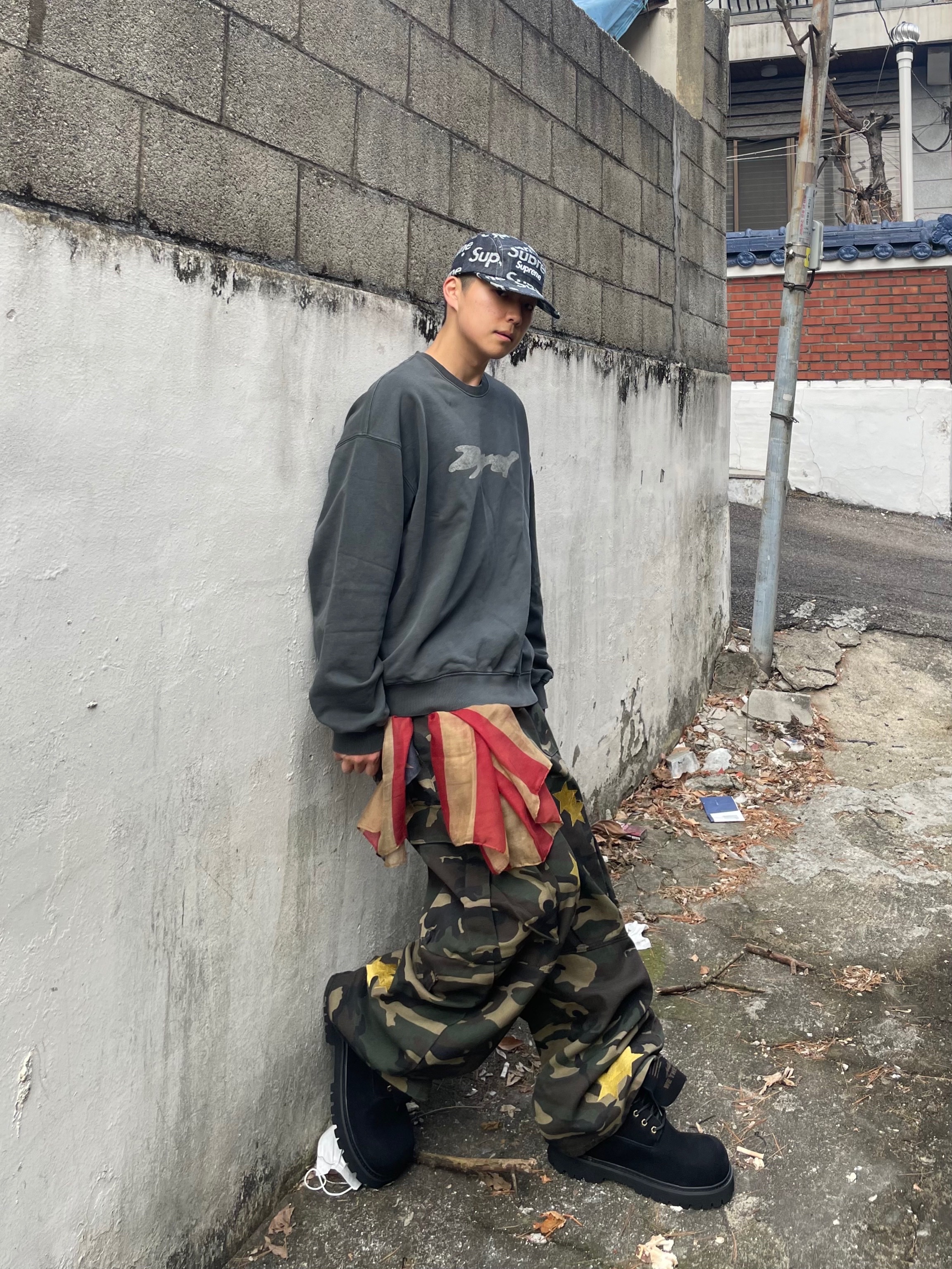 Supreme Jacquard Logos Denim Camp Cap Rigid Indigo - 25FW 착용 스타일 - 1