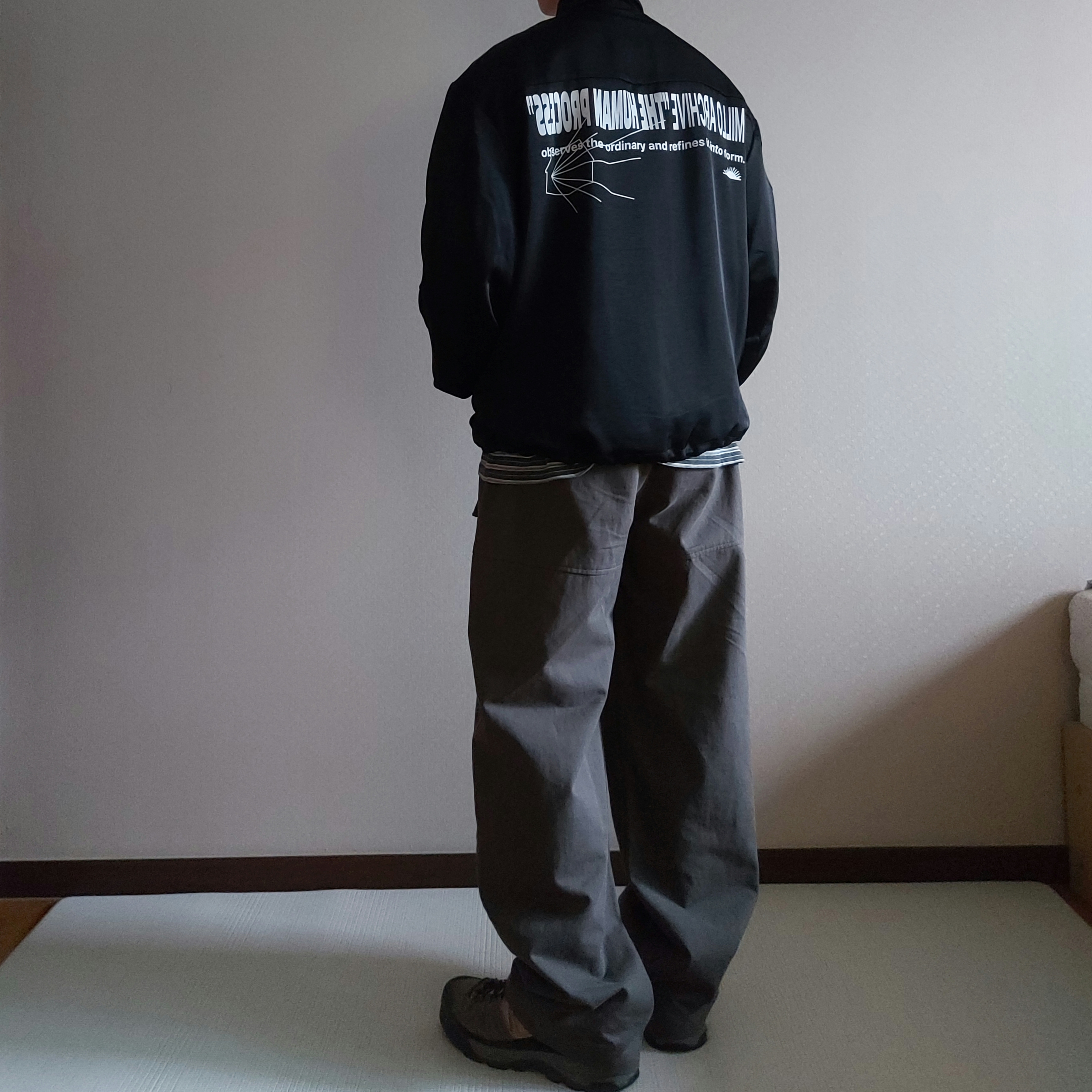 Salomon X-Alp LTR Pewter Vintage Khaki, Millo Archive Slant Cut Curved Pants Khaki Gray 착용 스타일 - 2