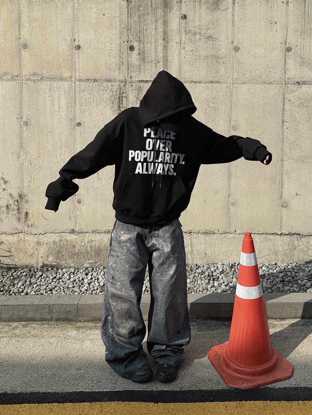 Oakley Light Breathe Triple Black 착용 스타일 - 7