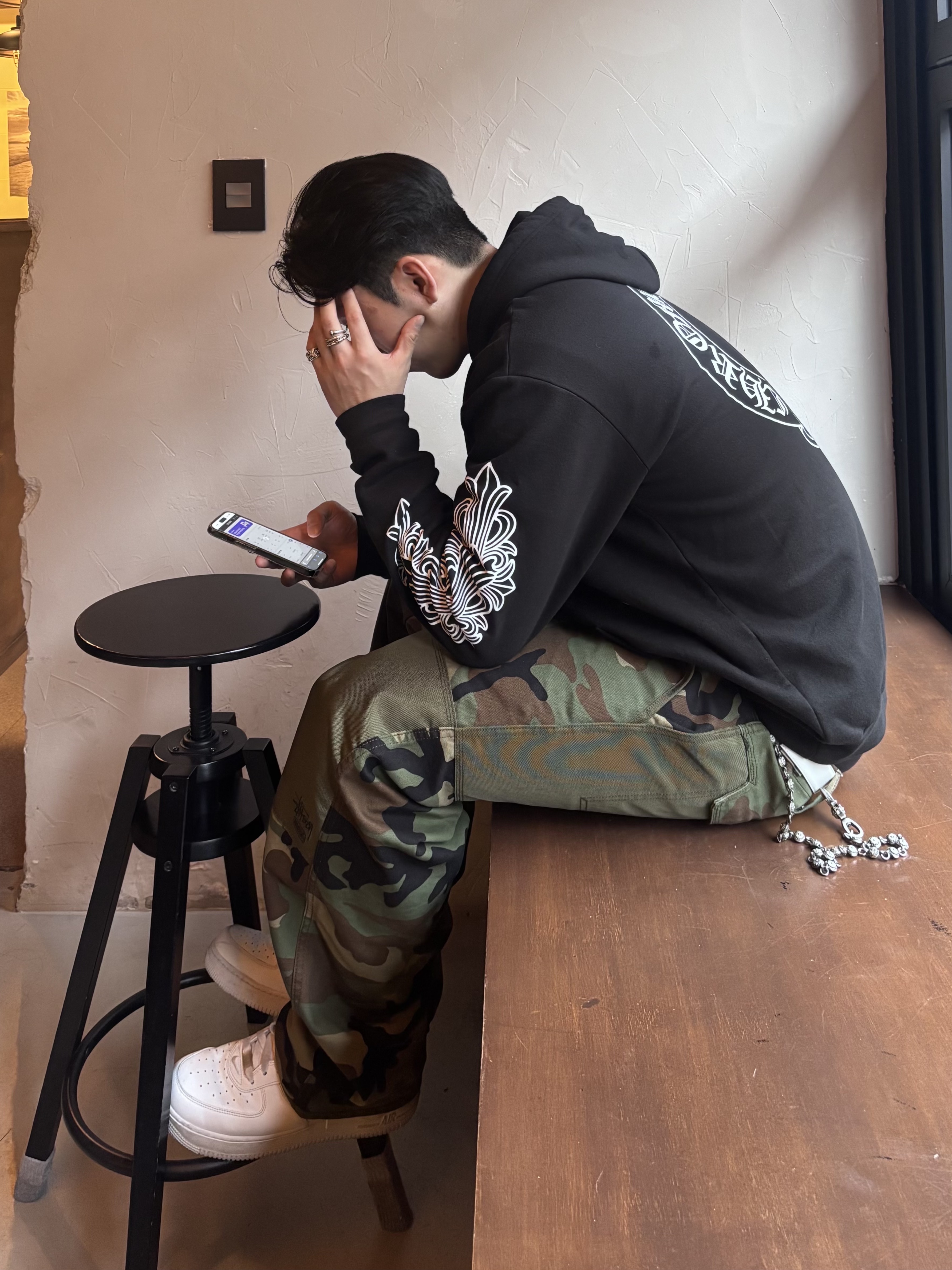 Chrome Hearts Horseshoe Floral Hoodie Black, Stussy Utility Pants Woodland Camo 착용 스타일 - 1