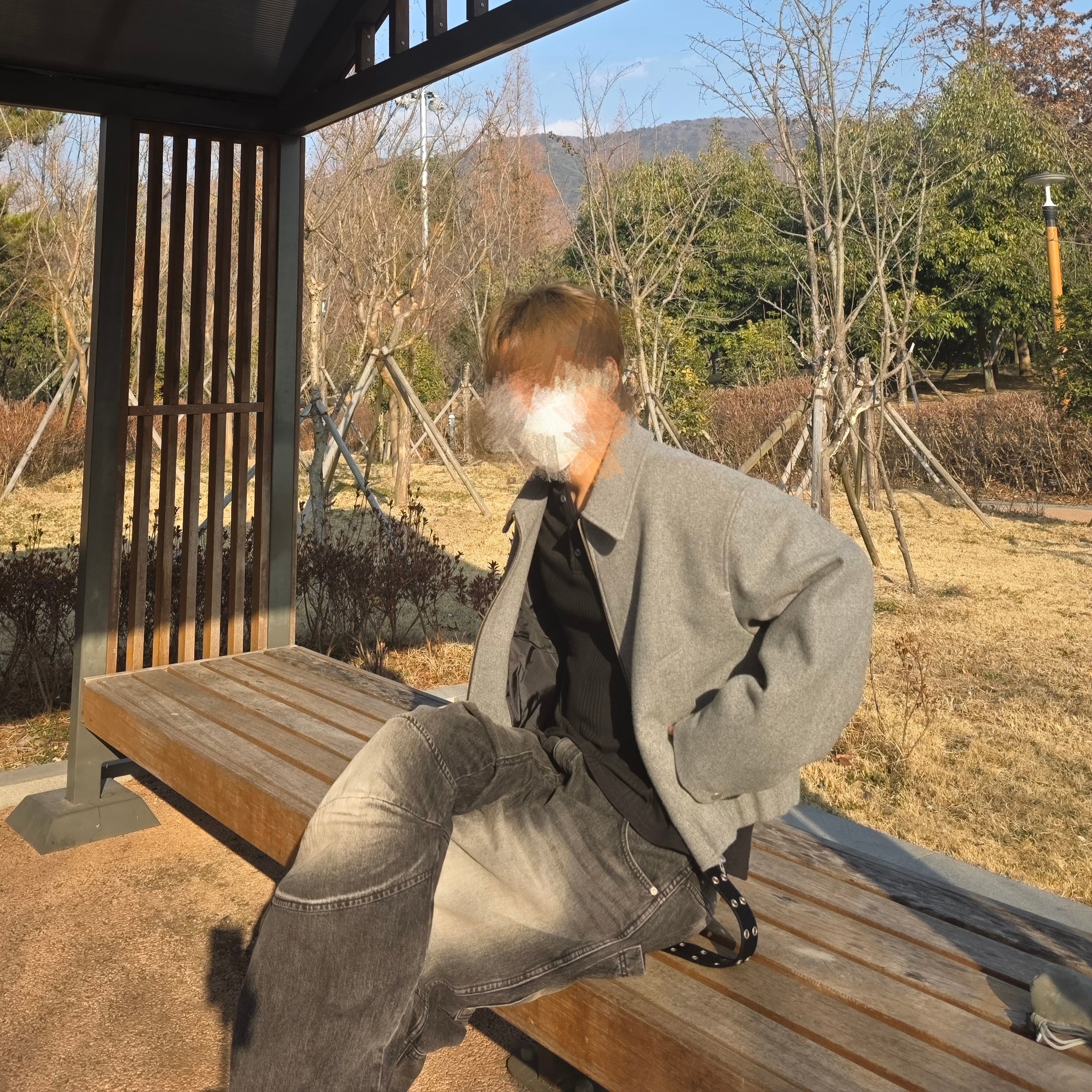 MJD 3D Knee Denim Pants Black, Kamien x MJD Double Hole Belt Black Shearling Calfskin 착용 스타일 - 1