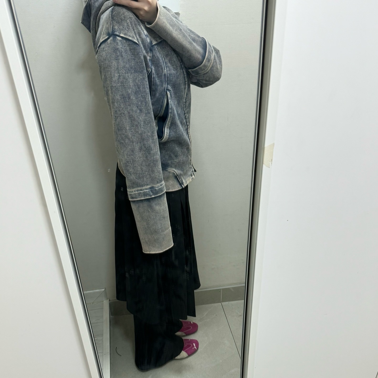 (W) Mischief Rhombus Punching Hoodie Zip Up Bleached Navy 착용 스타일 - 4