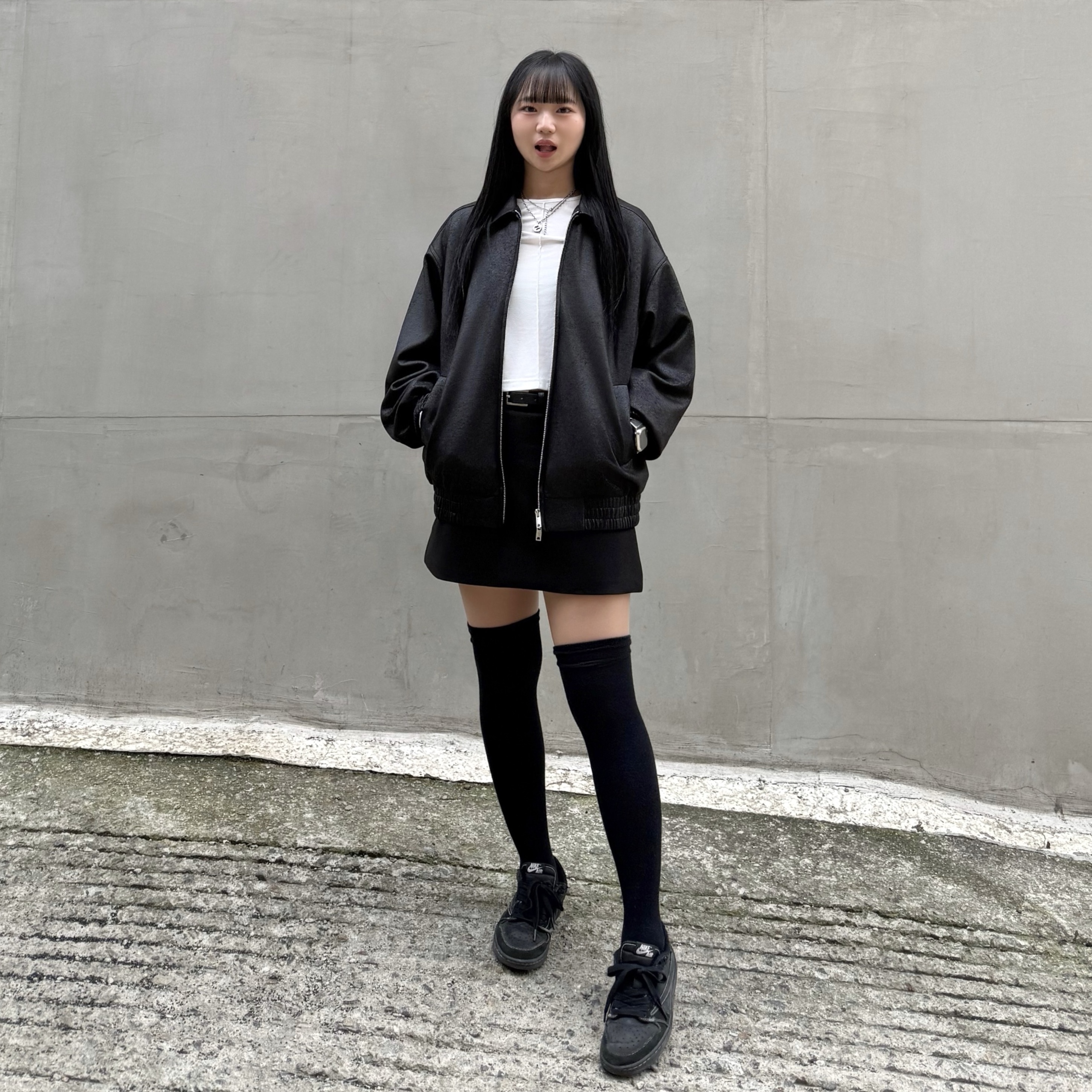 Jordan 1 x Travis Scott Retro Low OG SP Black Phantom 착용 스타일 - 1