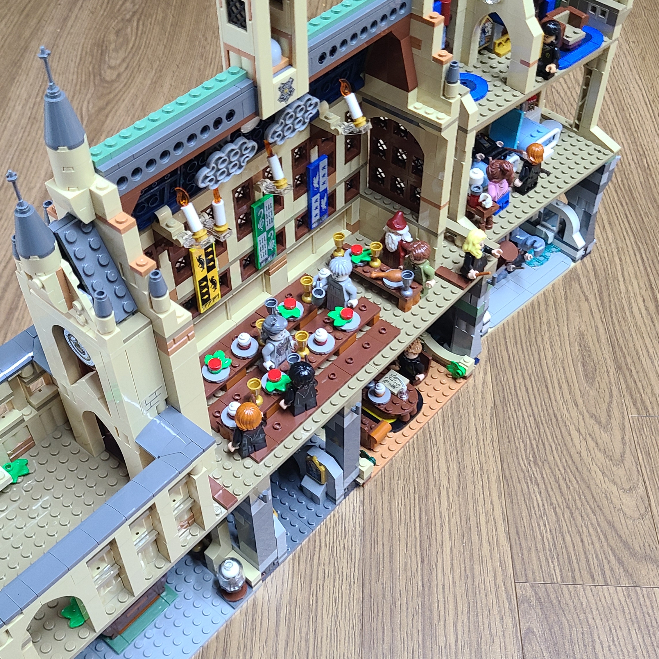 Lego Harry Potter Hogwarts Castle: The Great Hall, Lego Harry Potter Hogwarts Castle: Hospital Wing 착용 스타일