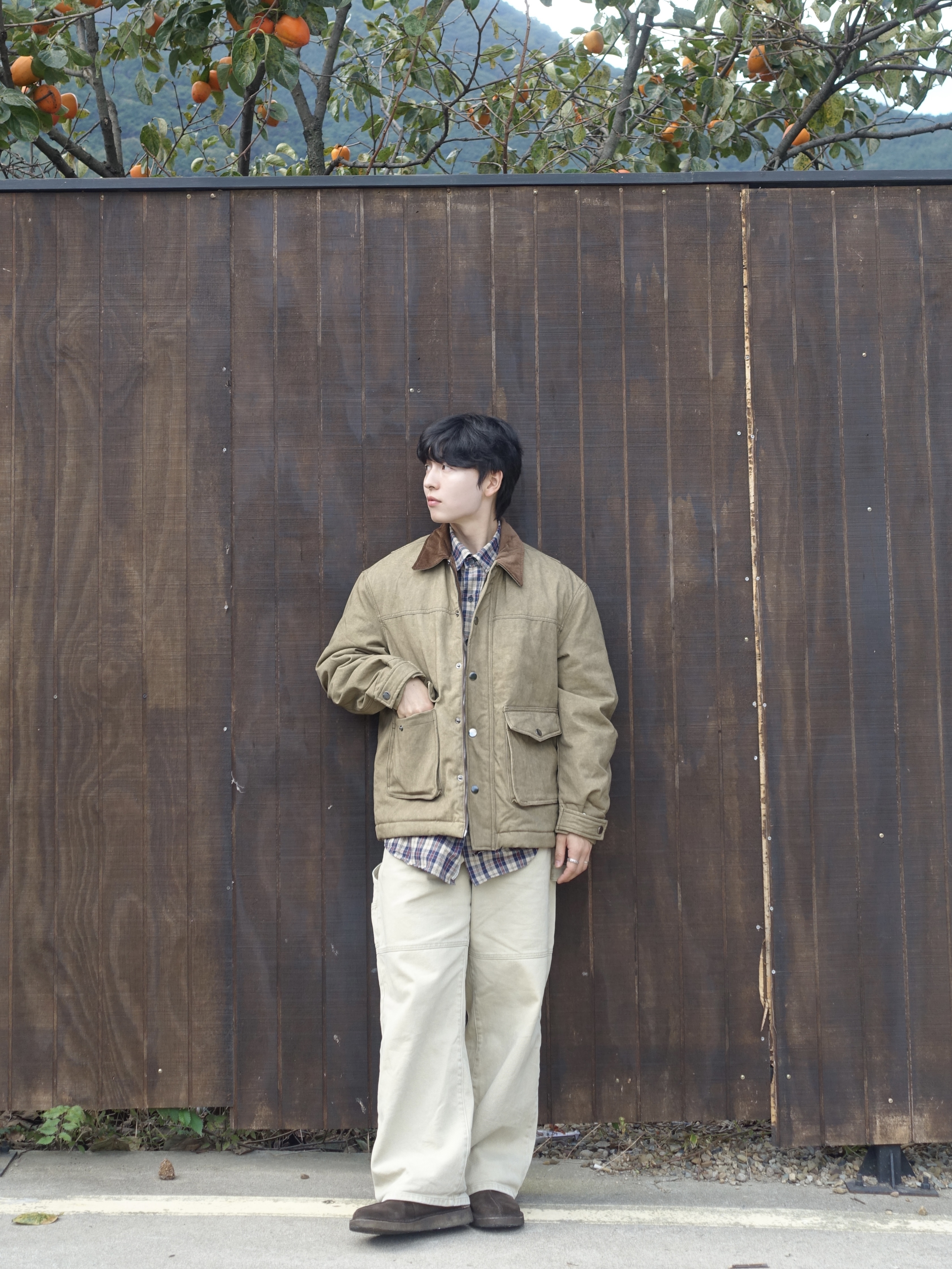 Clarks Desert Trek Dark Brown 착용 스타일 - 2