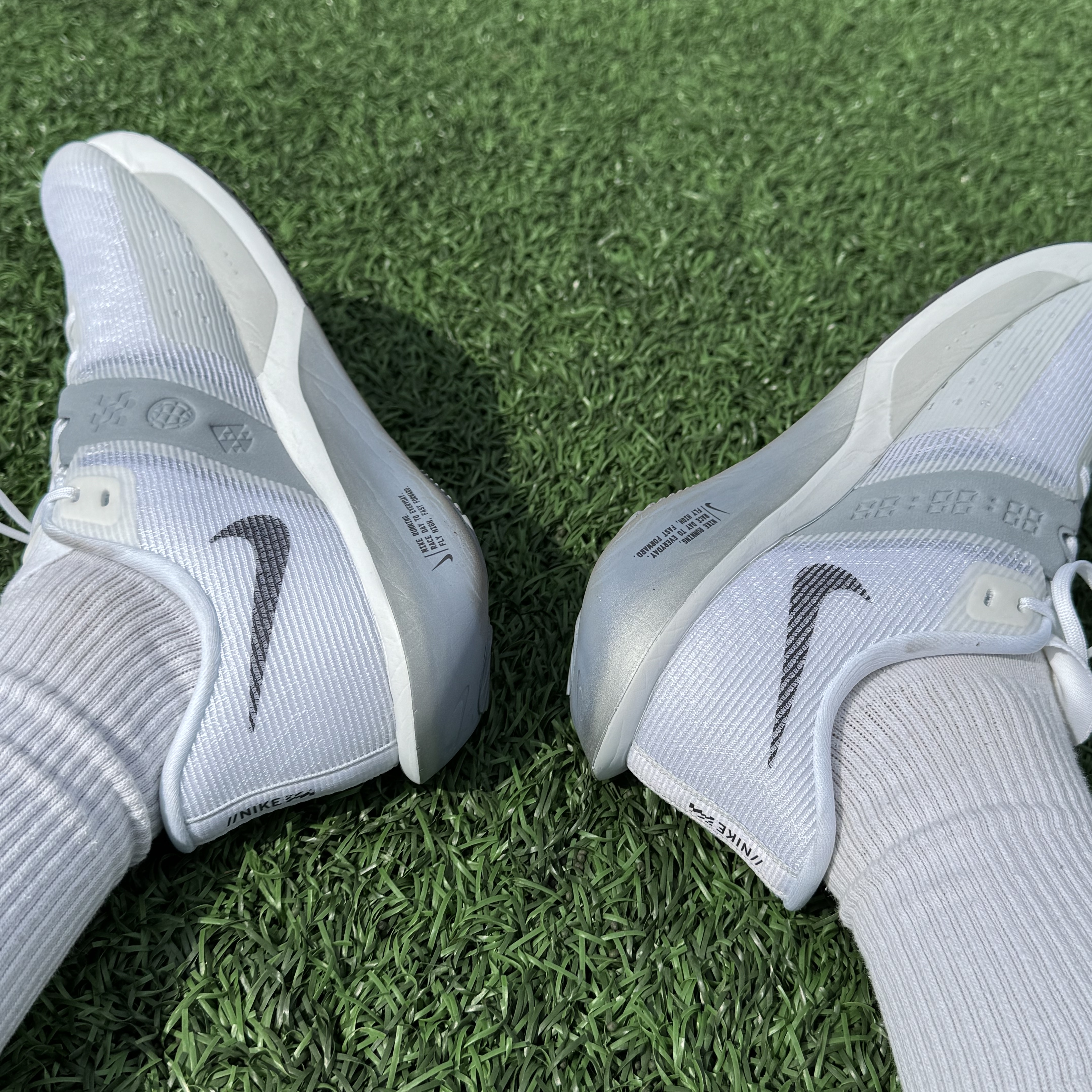 Nike Air Zoom Rival Fly 4 White Pure Platinum 착용 스타일 - 4