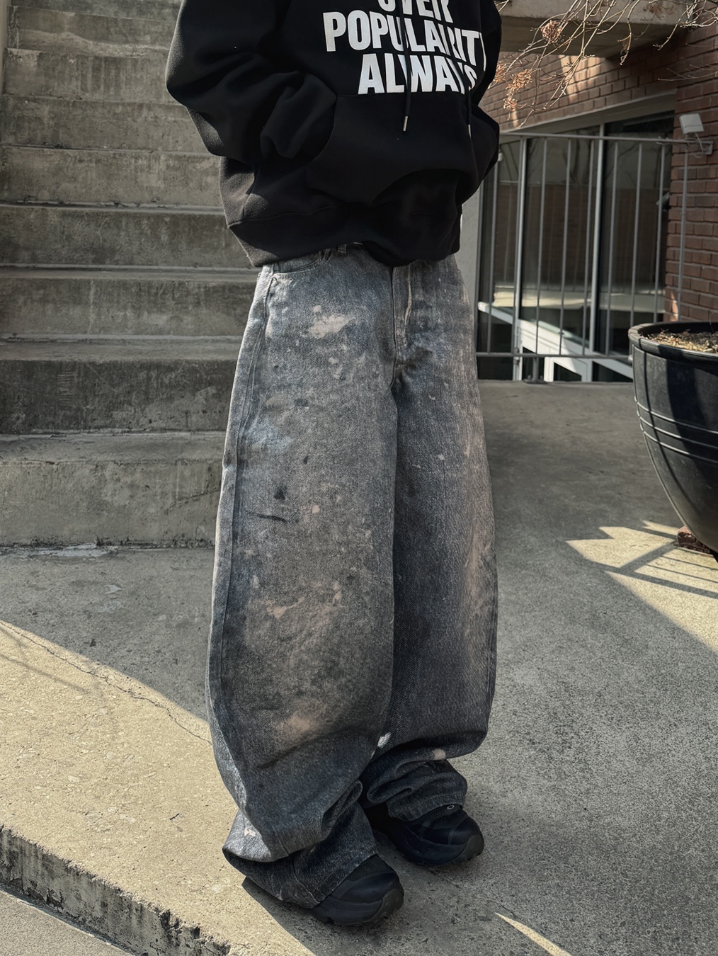 Oakley Light Breathe Triple Black 착용 스타일 - 5