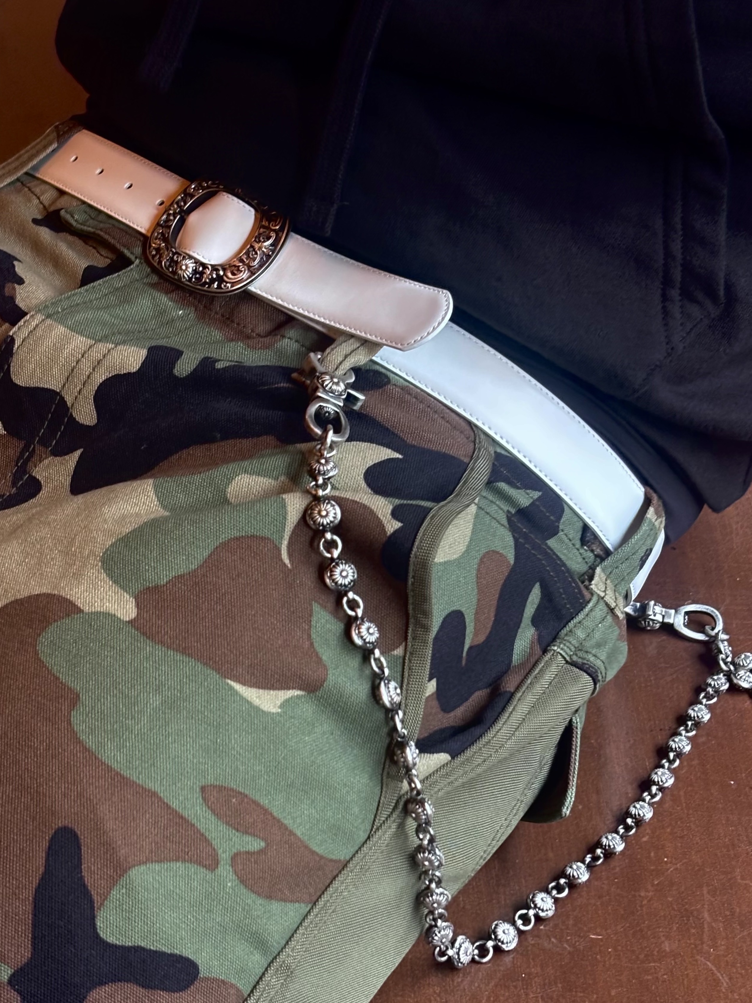Chrome Hearts Horseshoe Floral Hoodie Black, Stussy Utility Pants Woodland Camo 착용 스타일 - 6