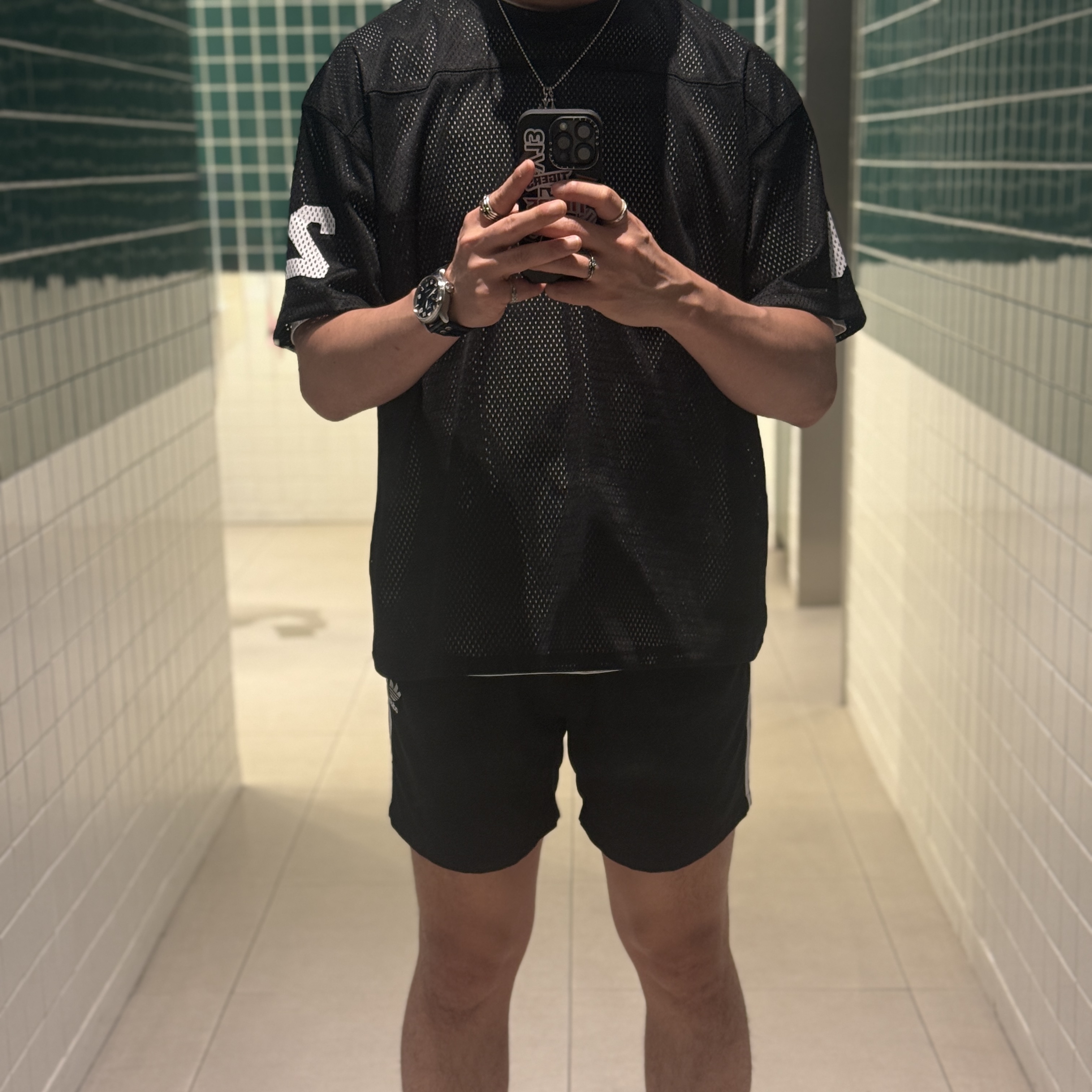 Stussy Mesh Football Jersey Black 착용 스타일 - 1