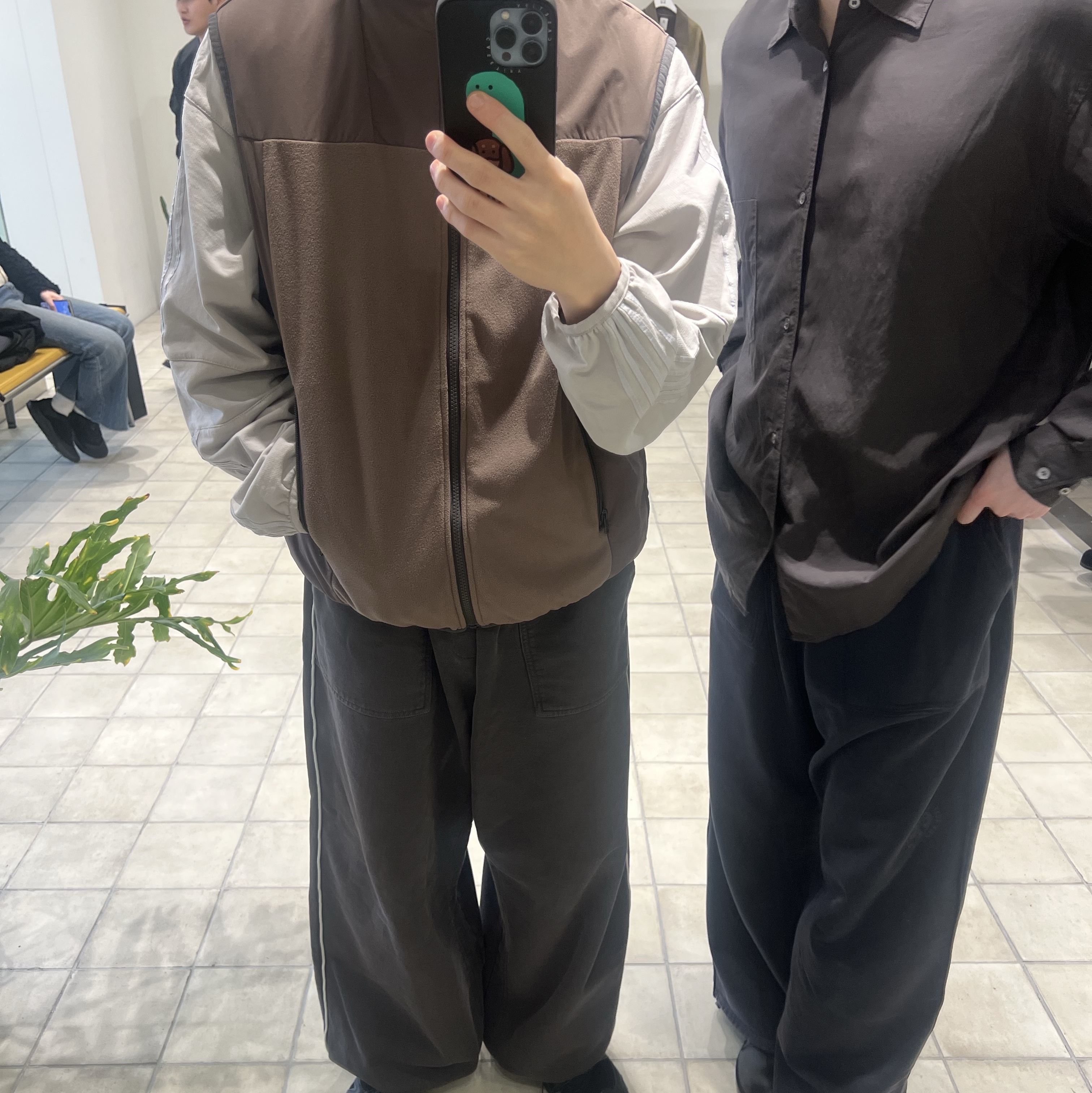 Polyteru Human Index Human Thermal Vest Khaki Beige 착용 스타일