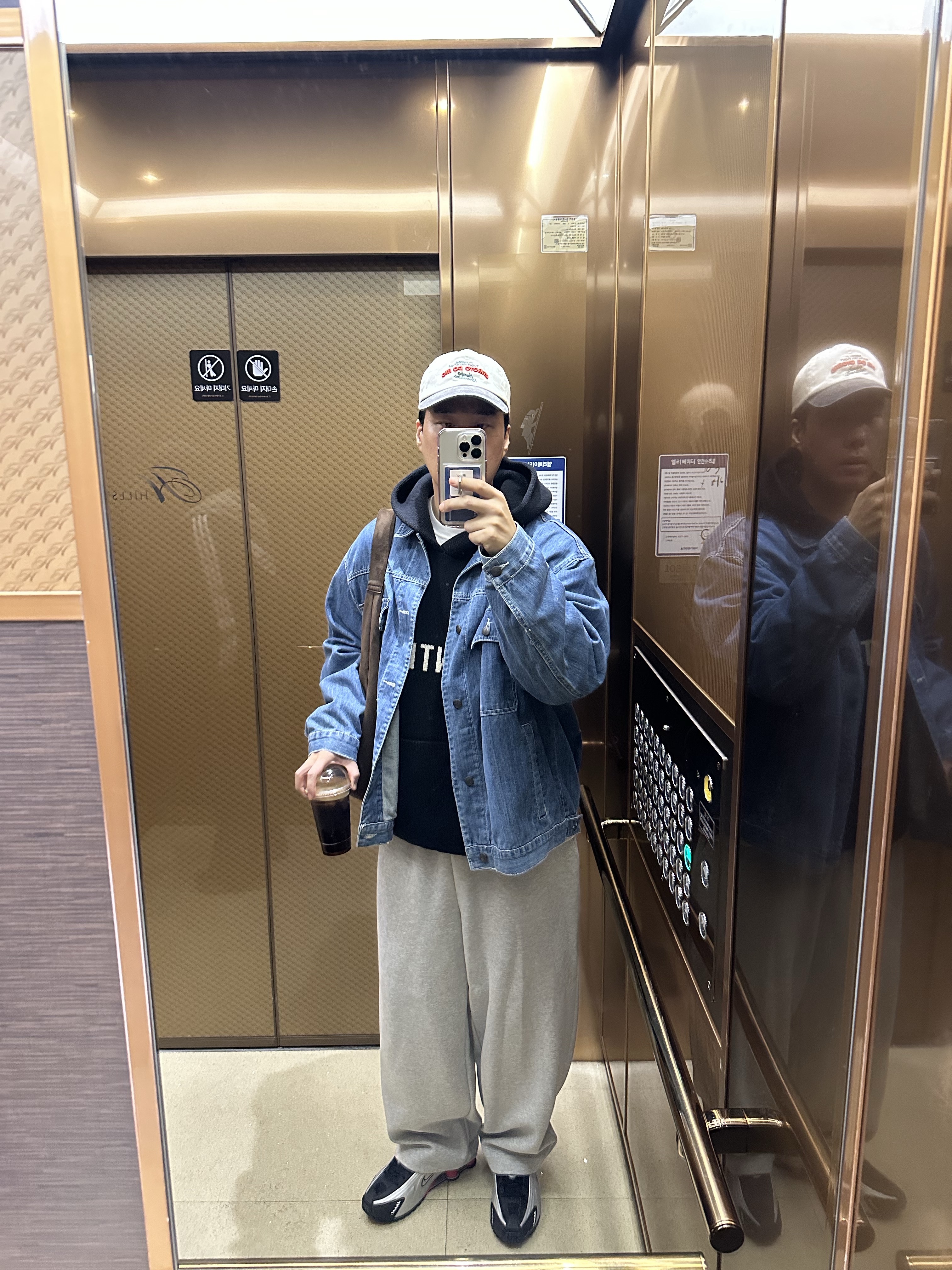 Essentials Knit Hoodie Black - 20FW, Nike Shox R4 Metallic Silver Red 착용 스타일