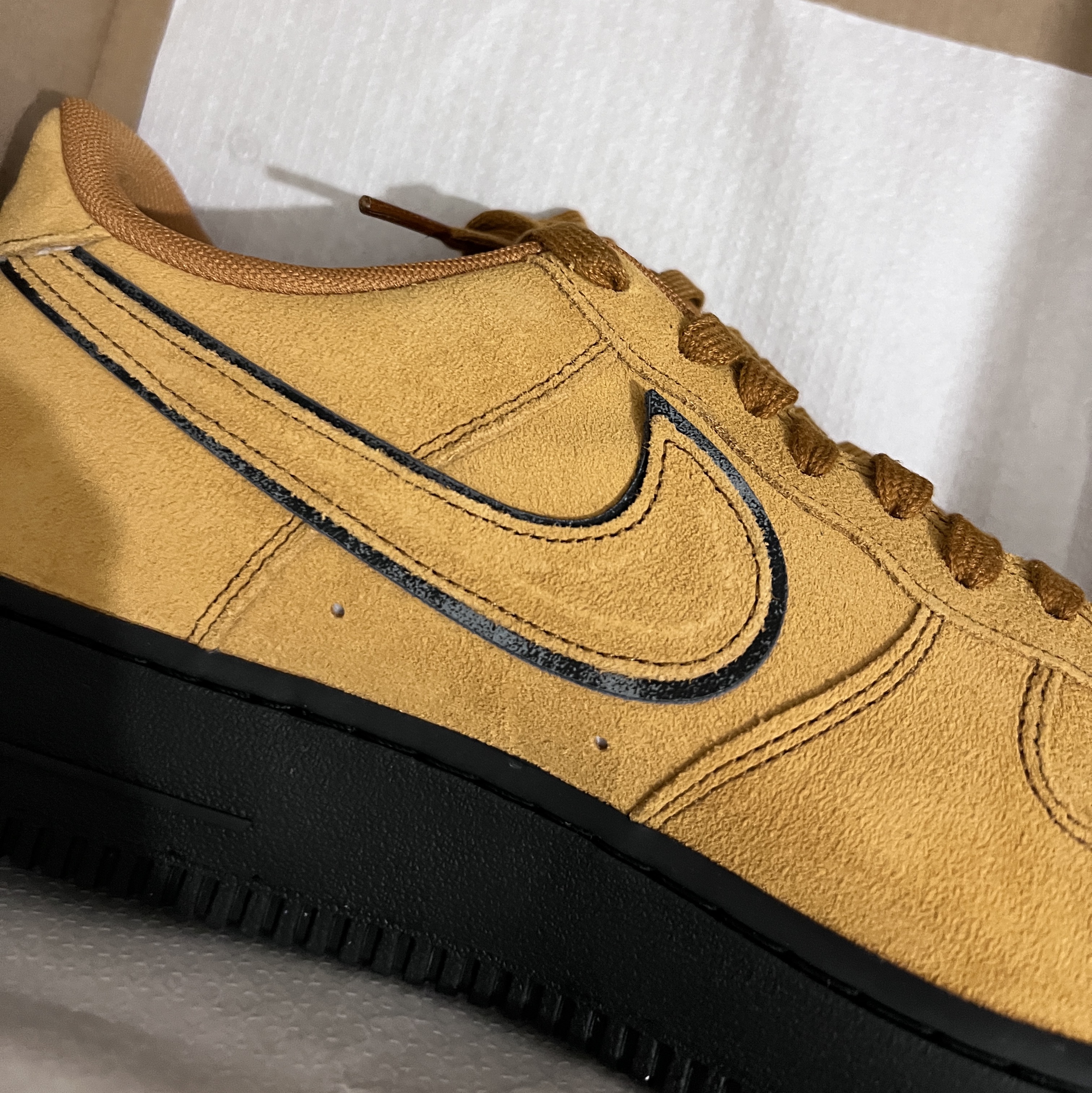 Nike Air Force 1 Low '07 LV8 Desert Ochre Black 착용 스타일