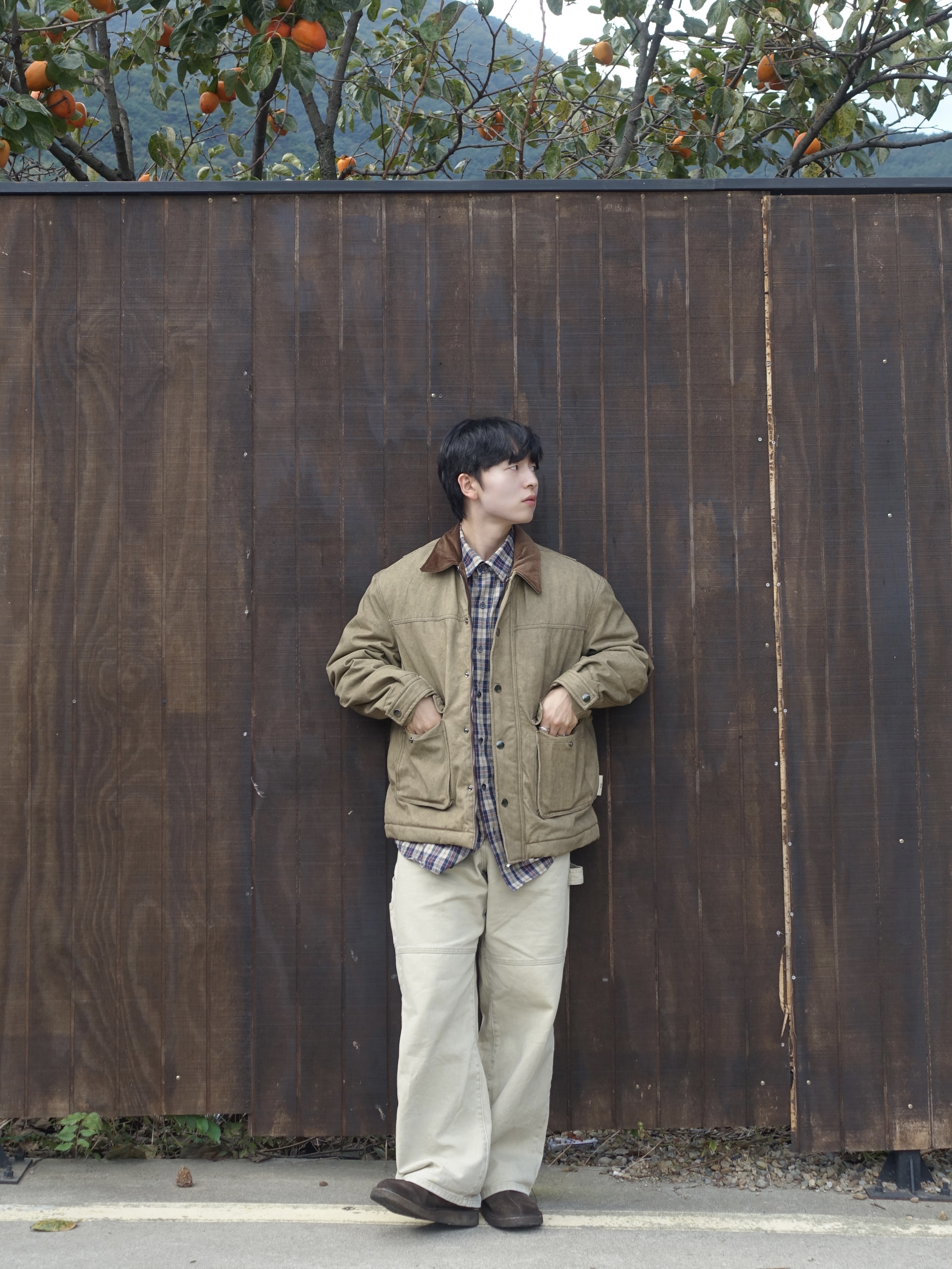 Clarks Desert Trek Dark Brown 착용 스타일 - 1
