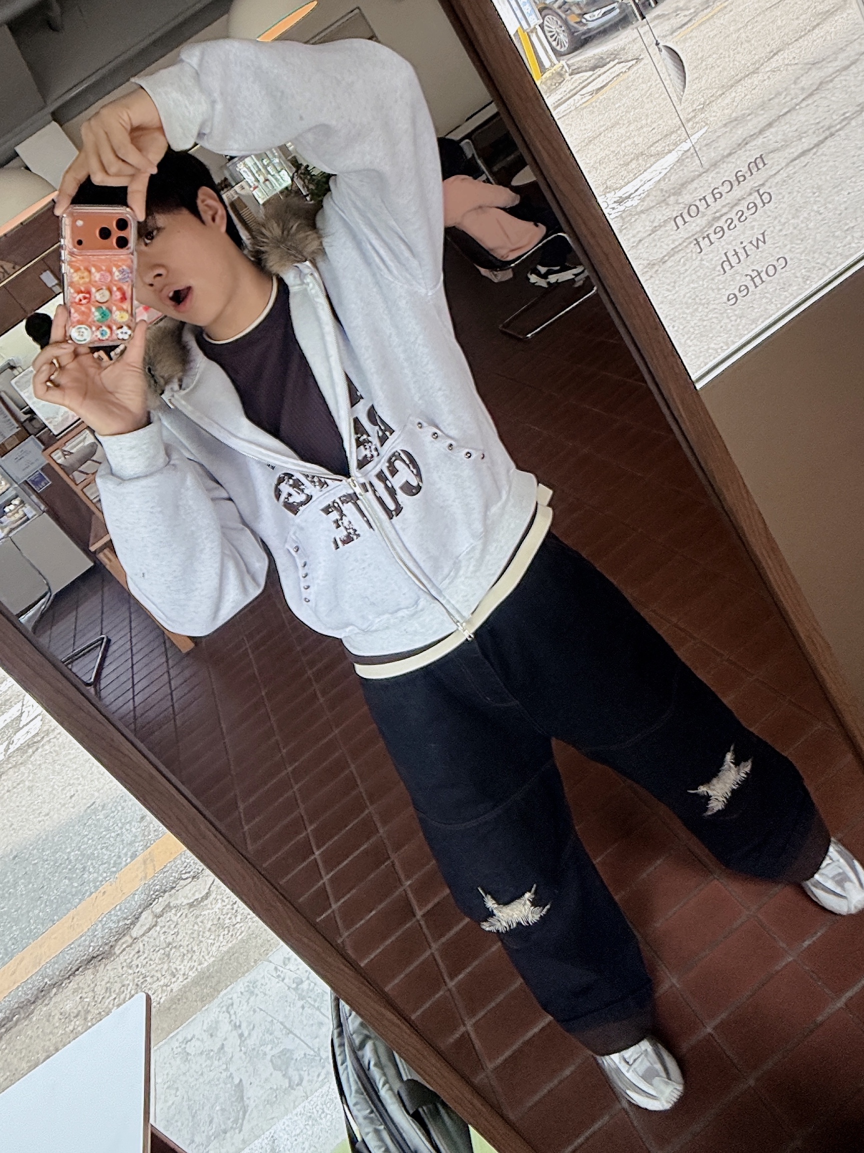 Aoiro Ooki Feather Denim Pants Dark Indigo 착용 스타일 - 1