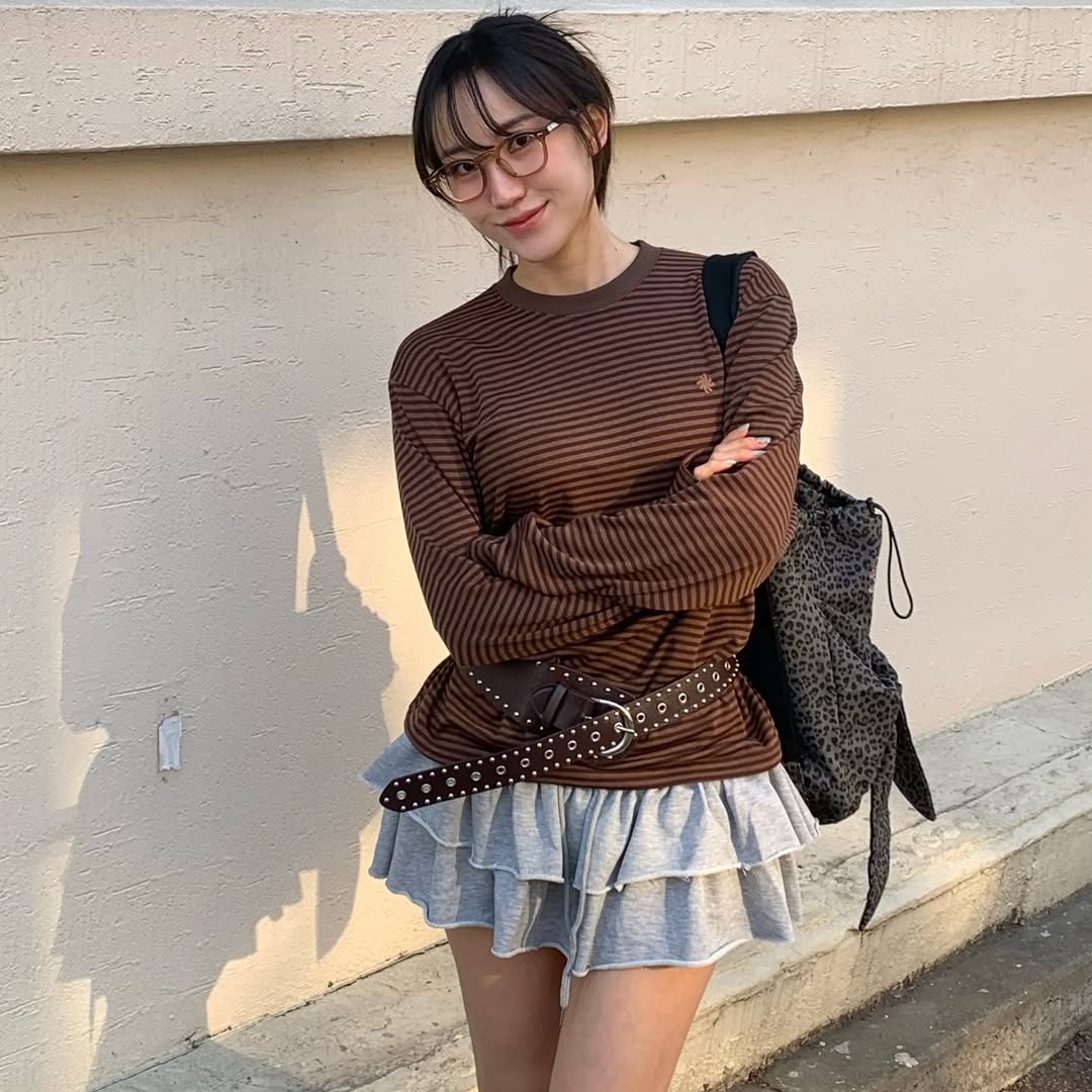 SLOW RECORD HOUSE Stripe Long Sleeve Brown 착용 스타일 - 1