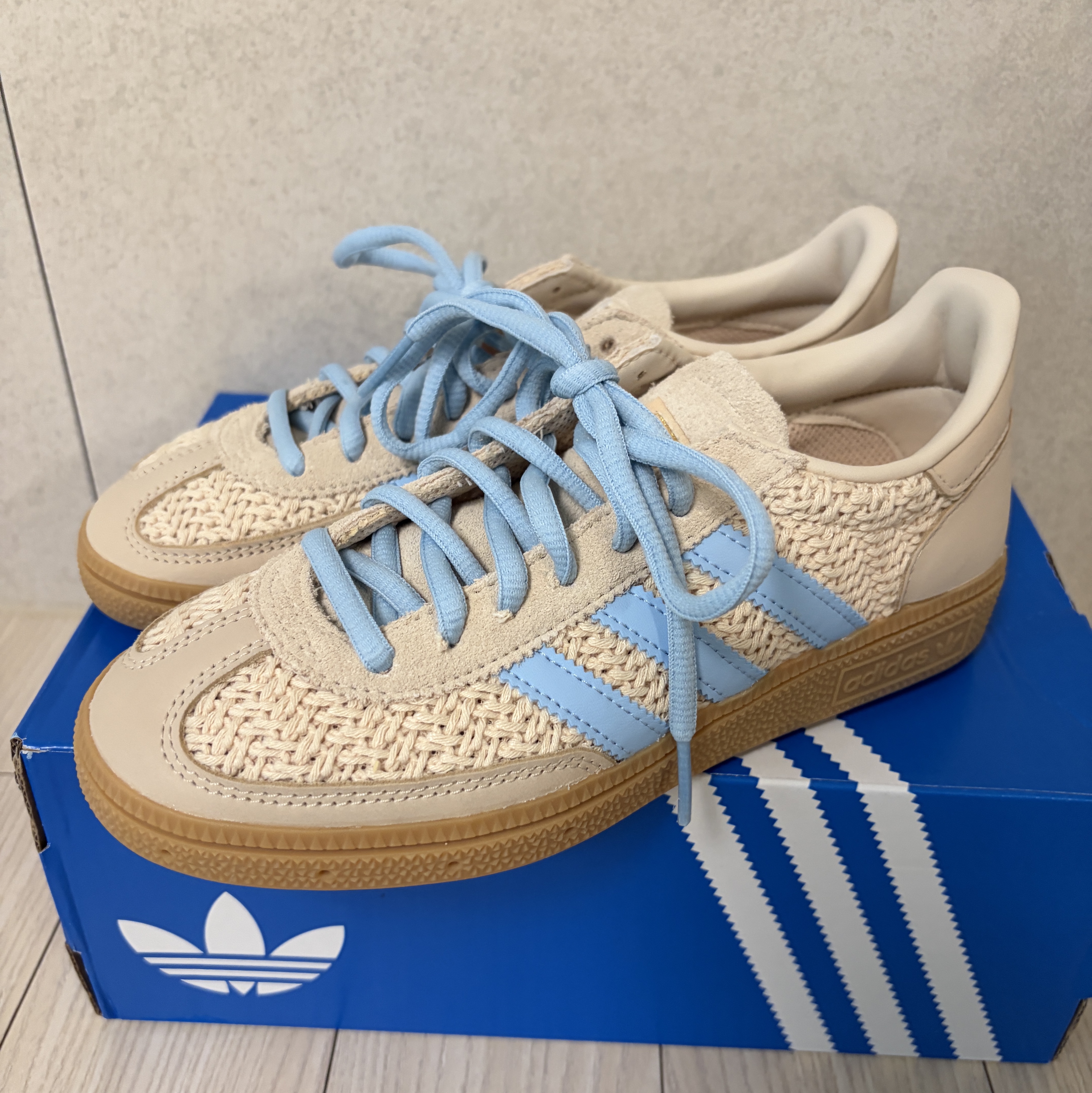 (W) Adidas Originals Handball Spezial Sand Strata Preloved Brown 착용 스타일 - 3
