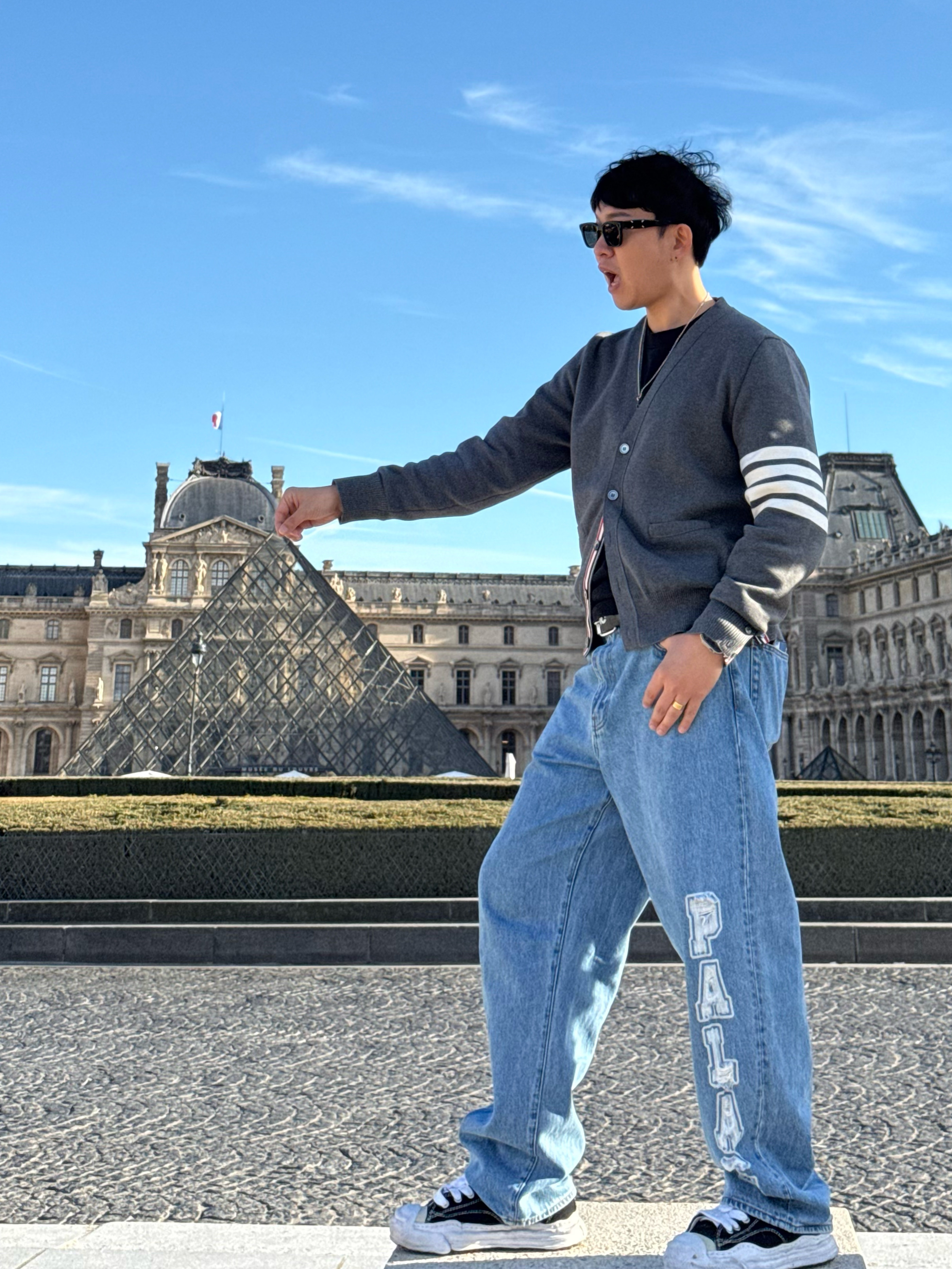 Palace P90 College Stress Baggy Jean Stone Wash - 24FW, Thom Browne Milano Stitch 4-Bar Cardigan Medium Grey 착용 스타일