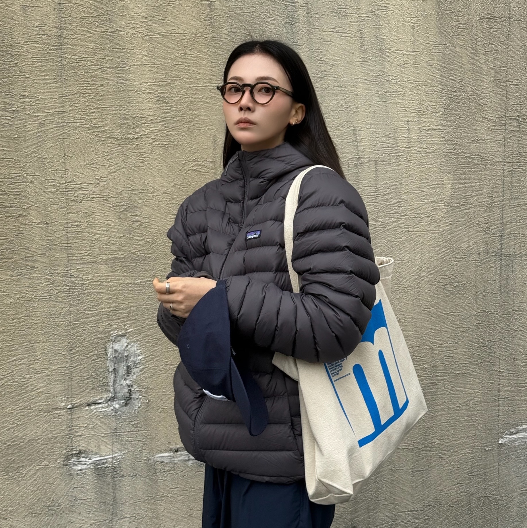 Patagonia Down Sweater Hoody Forge Grey 착용 스타일 - 1