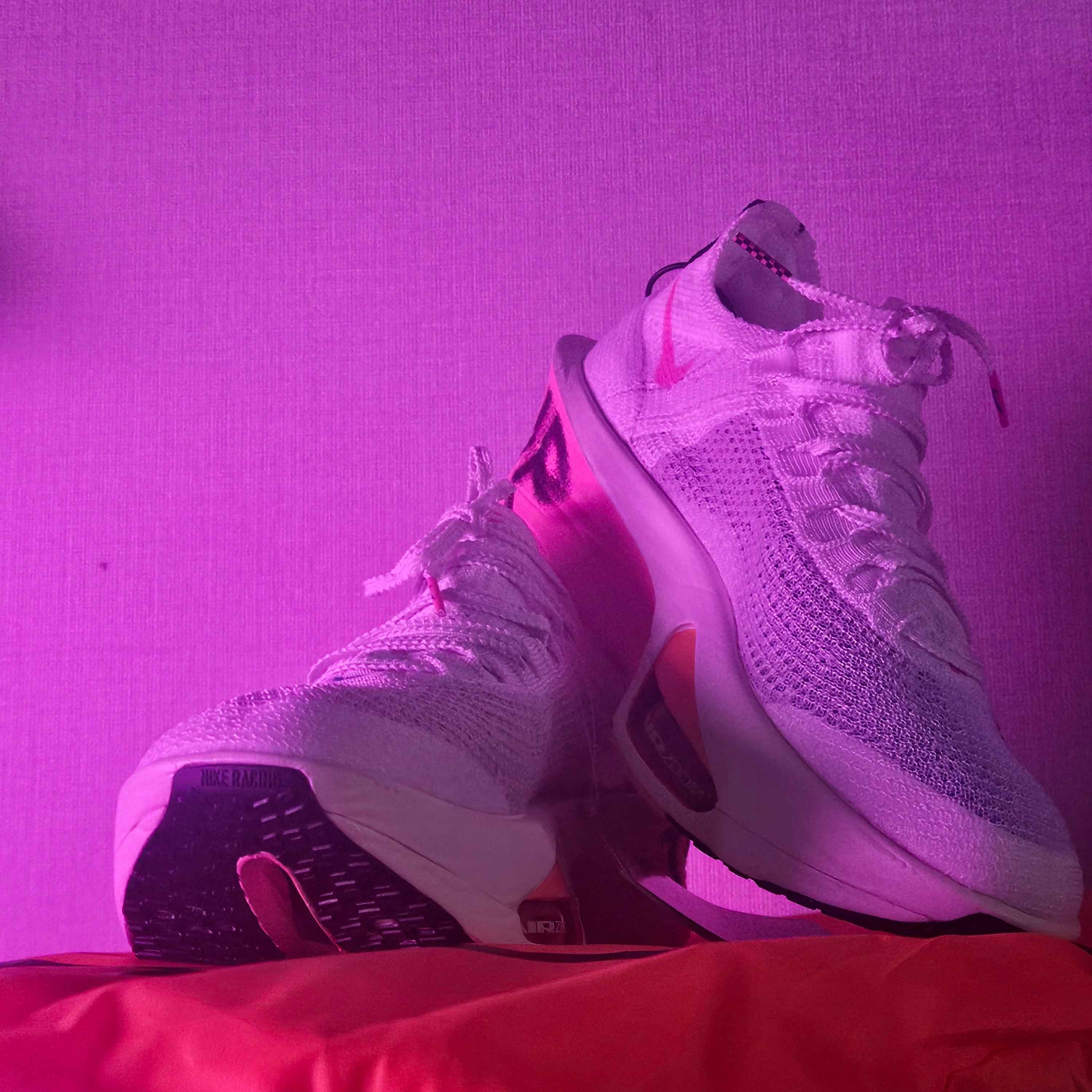 Nike Air Zoom Alphafly Next% 3 White Soft Pearl 착용 스타일 - 2