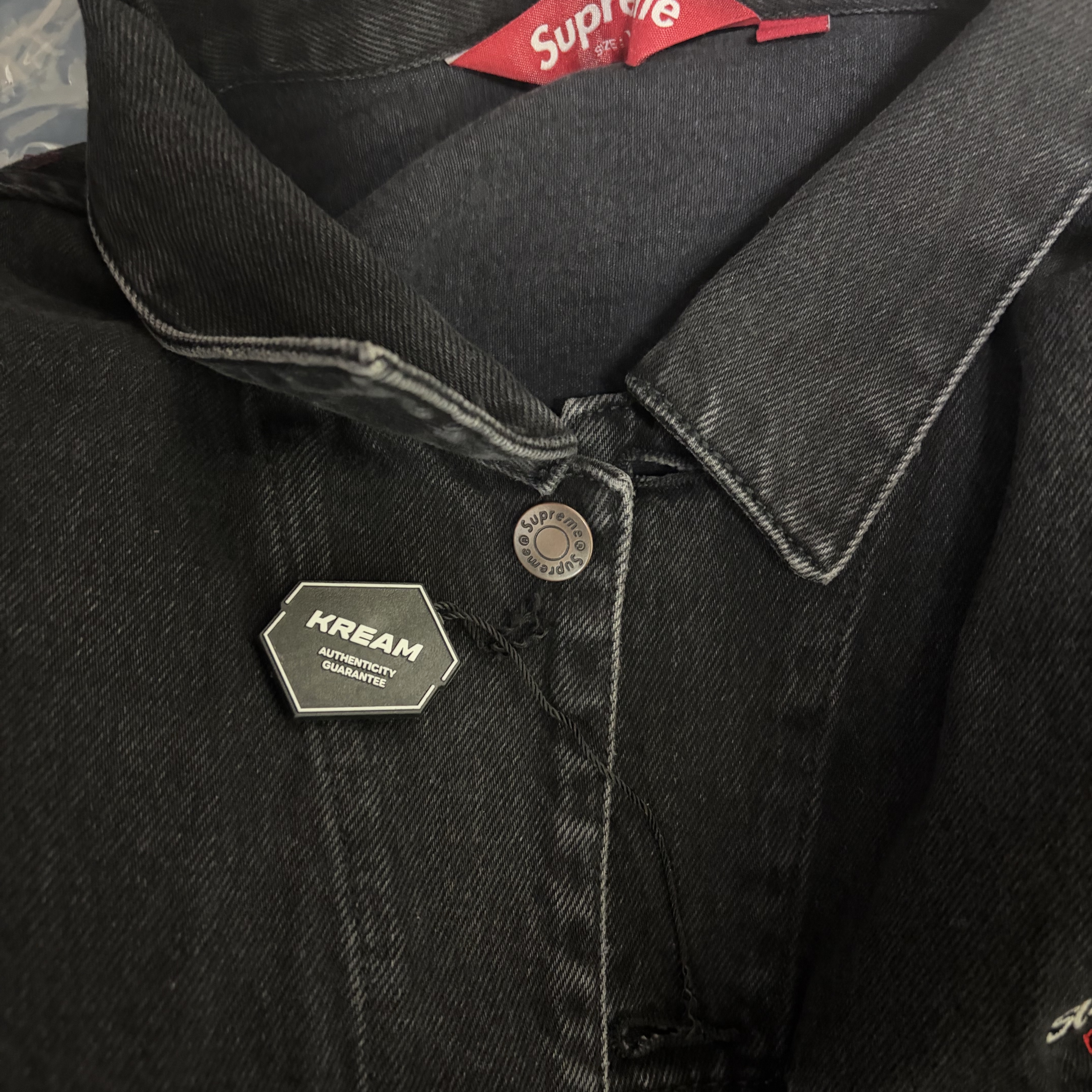 Supreme Denim Trucker Jacket Black - 25SS 착용 스타일 - 4