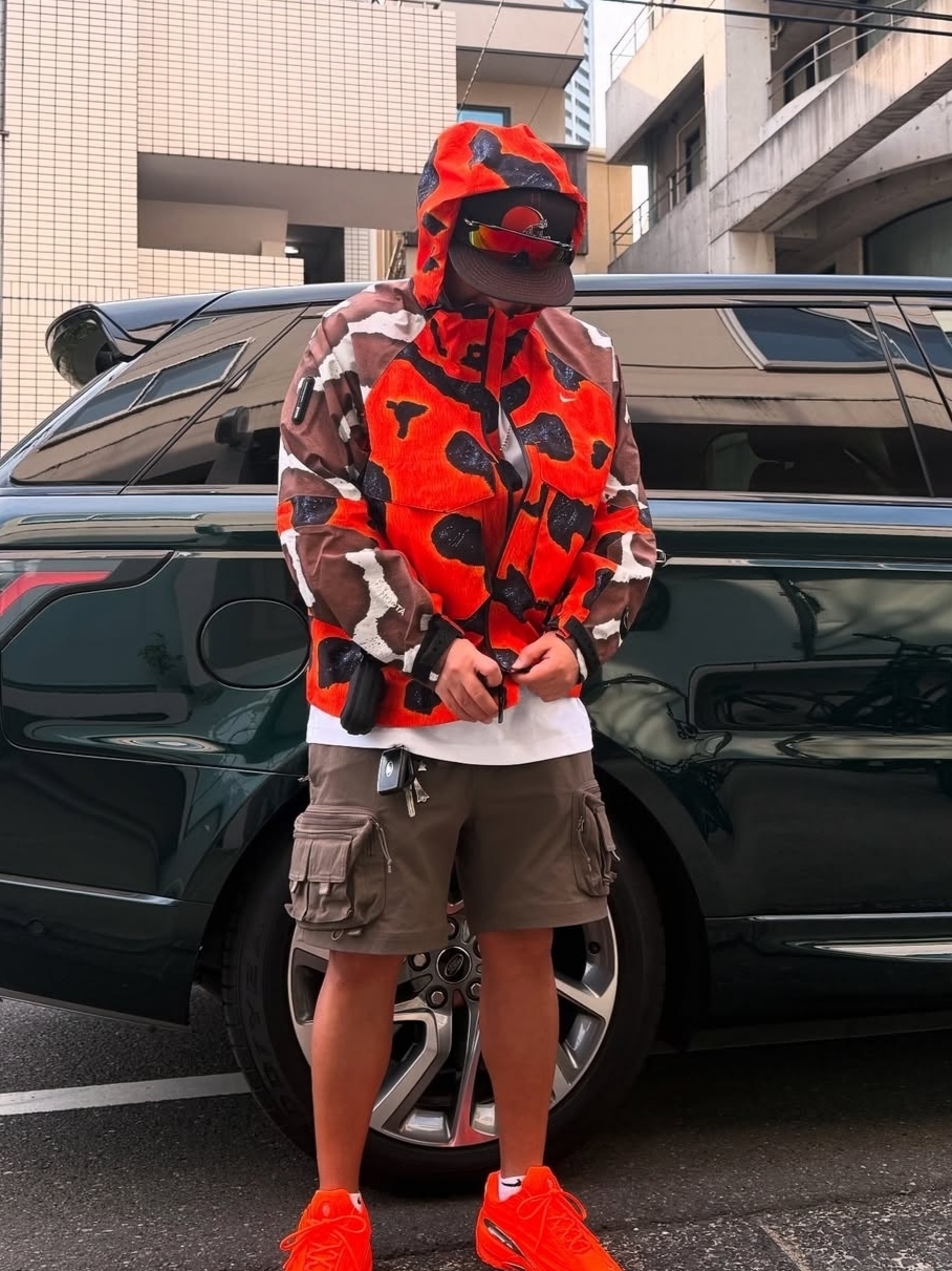 Nike x Drake Nocta Opal Deep Cover Gore-Tex Jacket Safety Orange (FZ3253-819) 착용 스타일