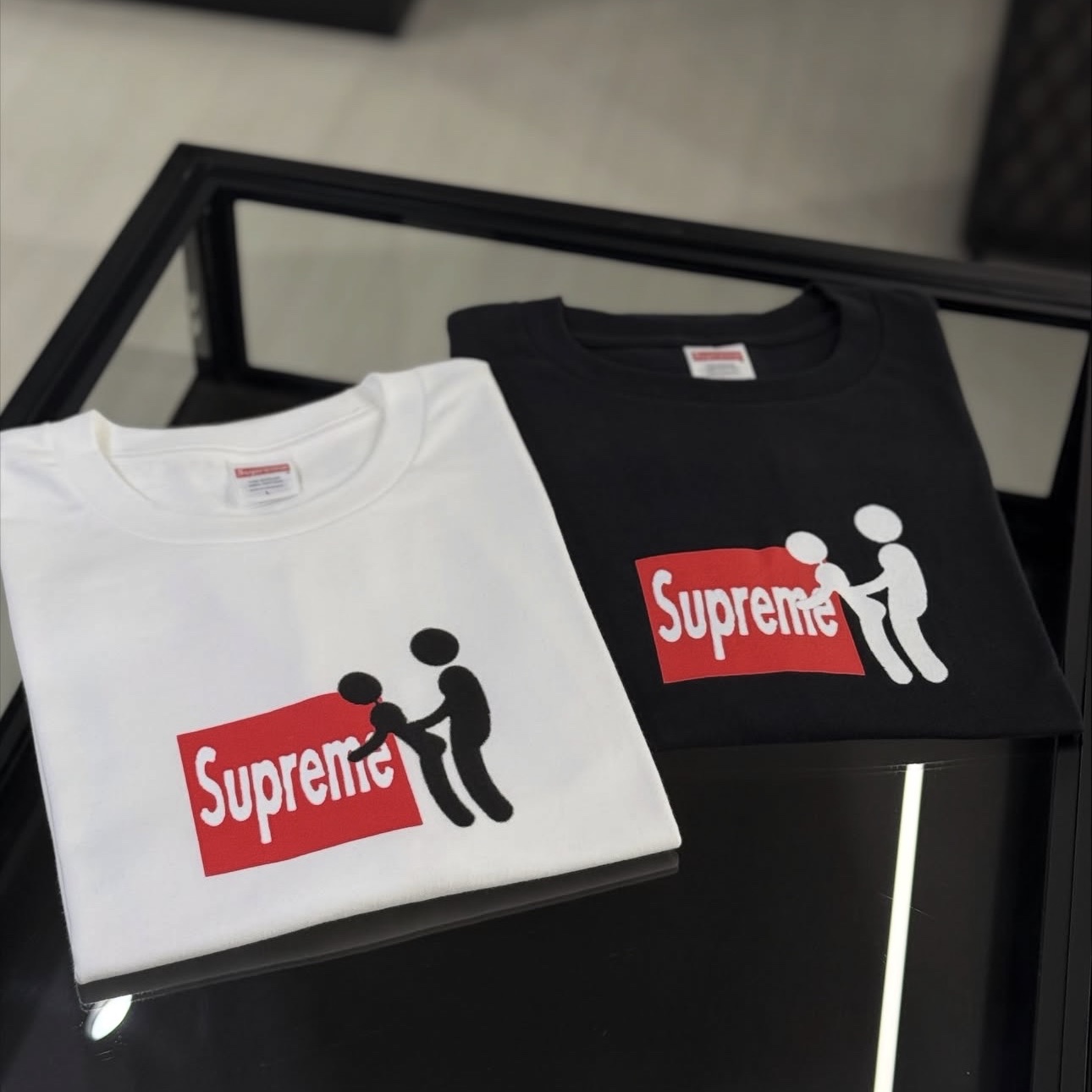 Supreme Stick T-Shirt White - 25FW 착용 스타일