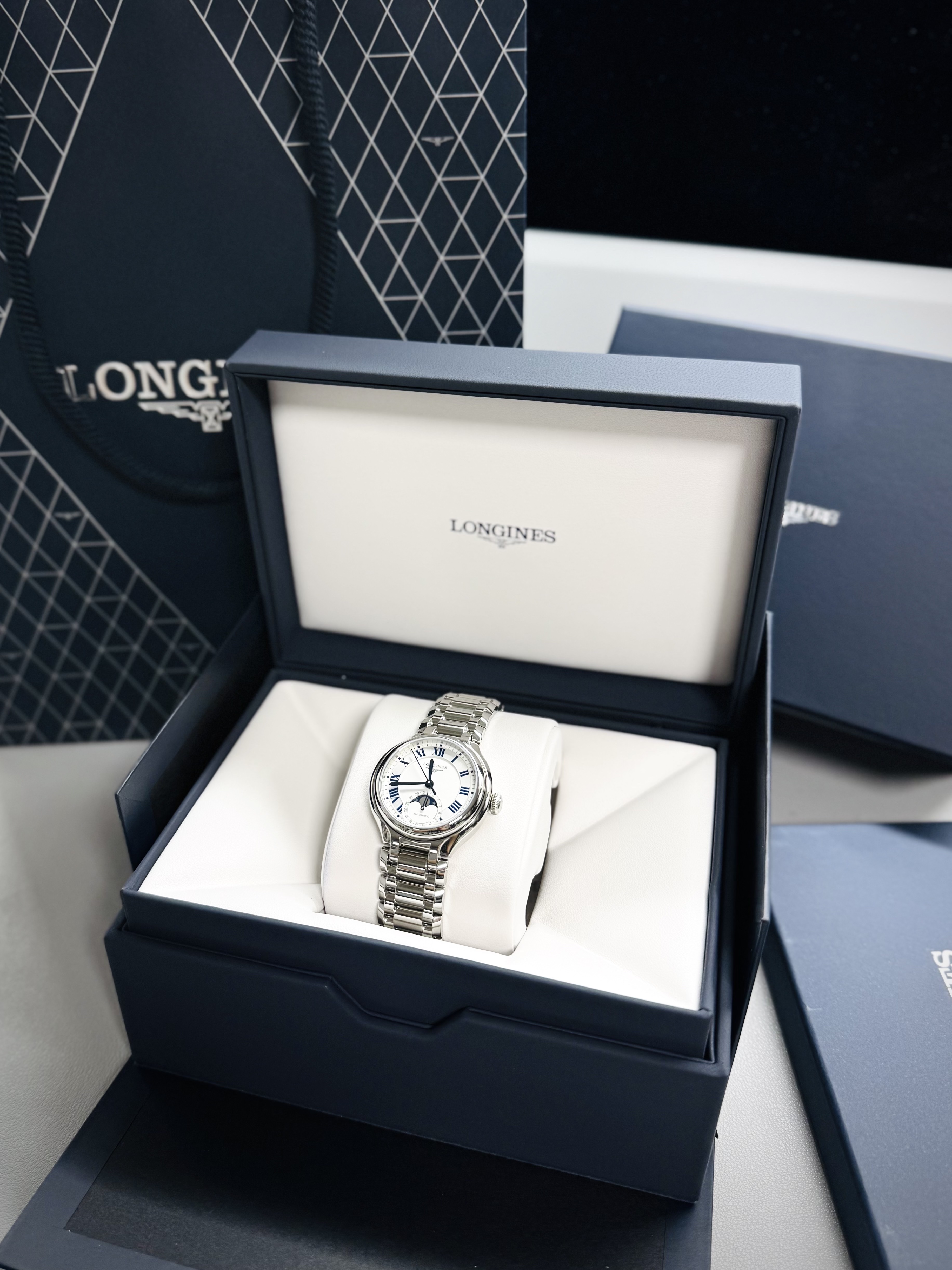 (W) Longines Primaluna Moonphase Automatic 34mm Stainless Steel Silver 착용 스타일 - 1