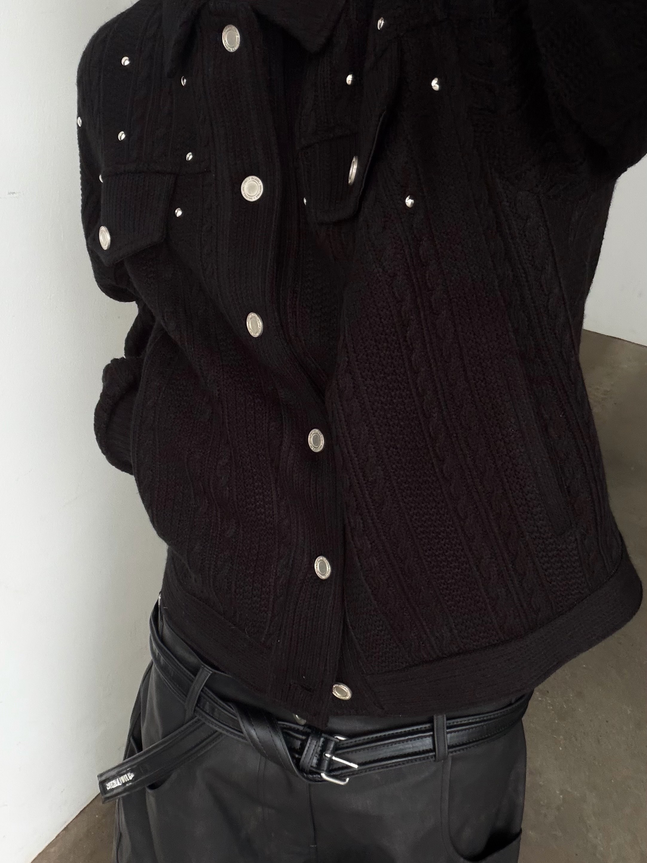Kapital 11.5 oz. Black Denim The Old Man And The Sea Cap Crash Remake Black, MJD x Koin Seoul 3D Knee Eco Leather Pants Black 착용 스타일 - 6