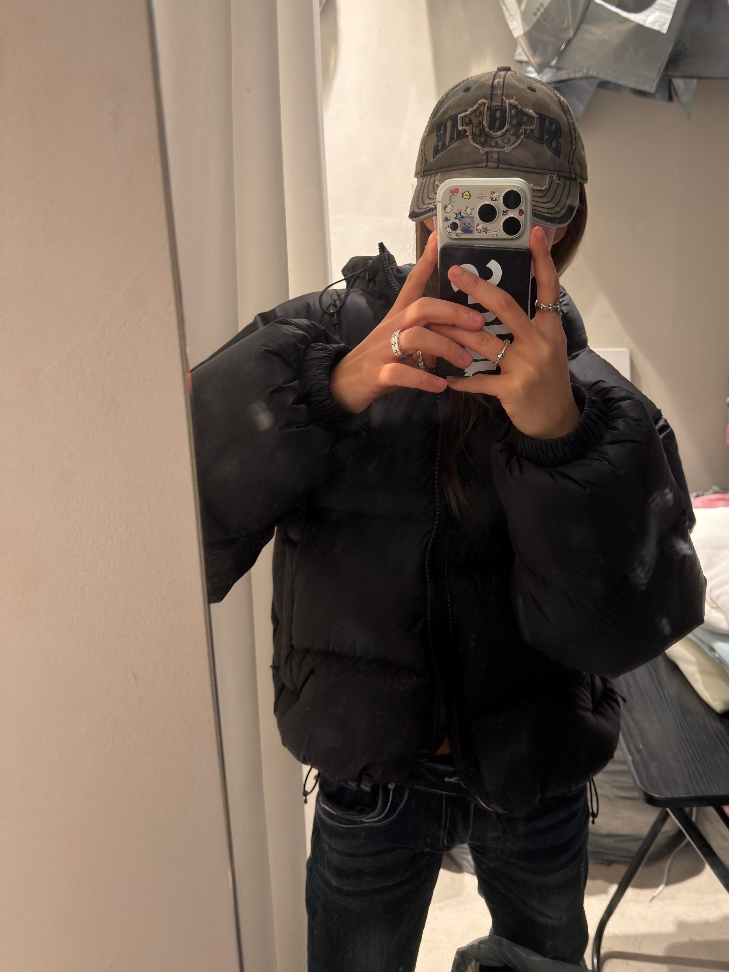 Corteiz Bolo Down Jacket Triple Black, Supreme x True Religion Mesh Back 6-Panel Olive Camo - 25FW 착용 스타일 - 1