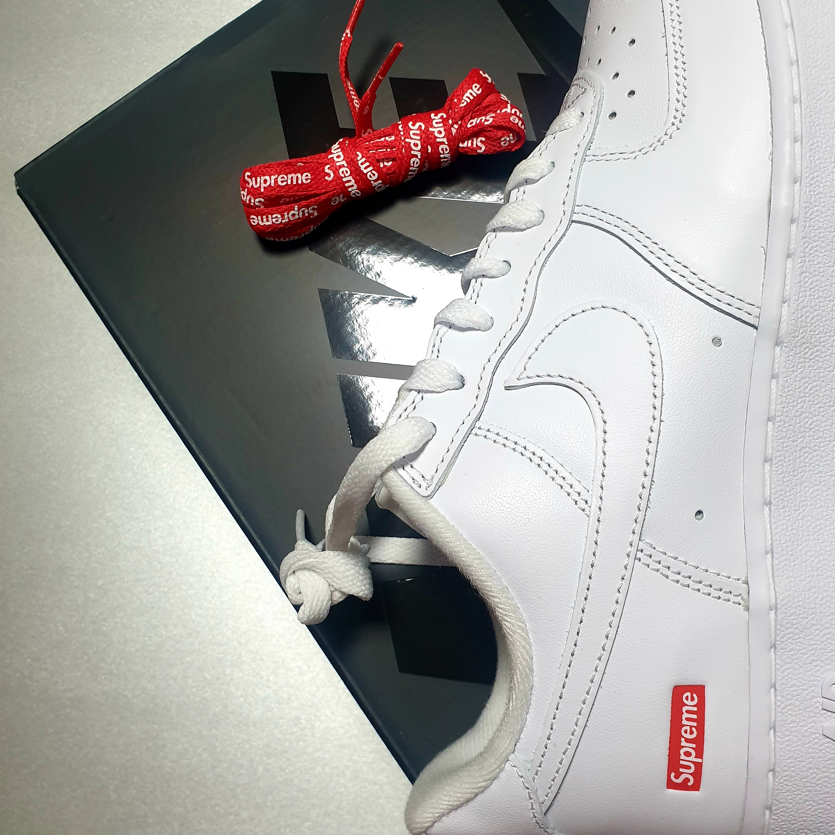 Nike x Supreme Air Force 1 Low White 착용 스타일