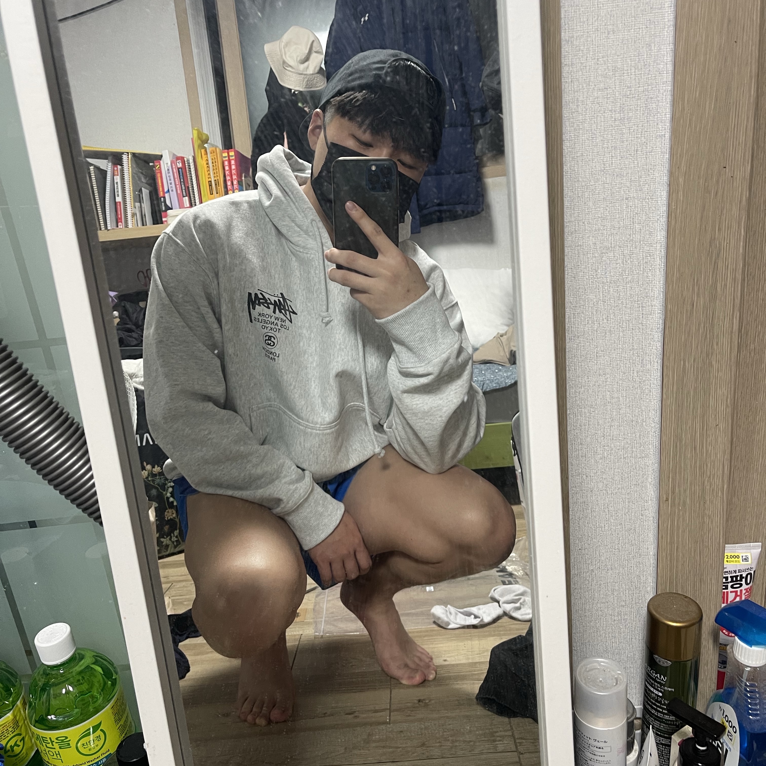 Stussy World Tour Hoodie Ash Heather 2024,2025 착용 스타일 - 2
