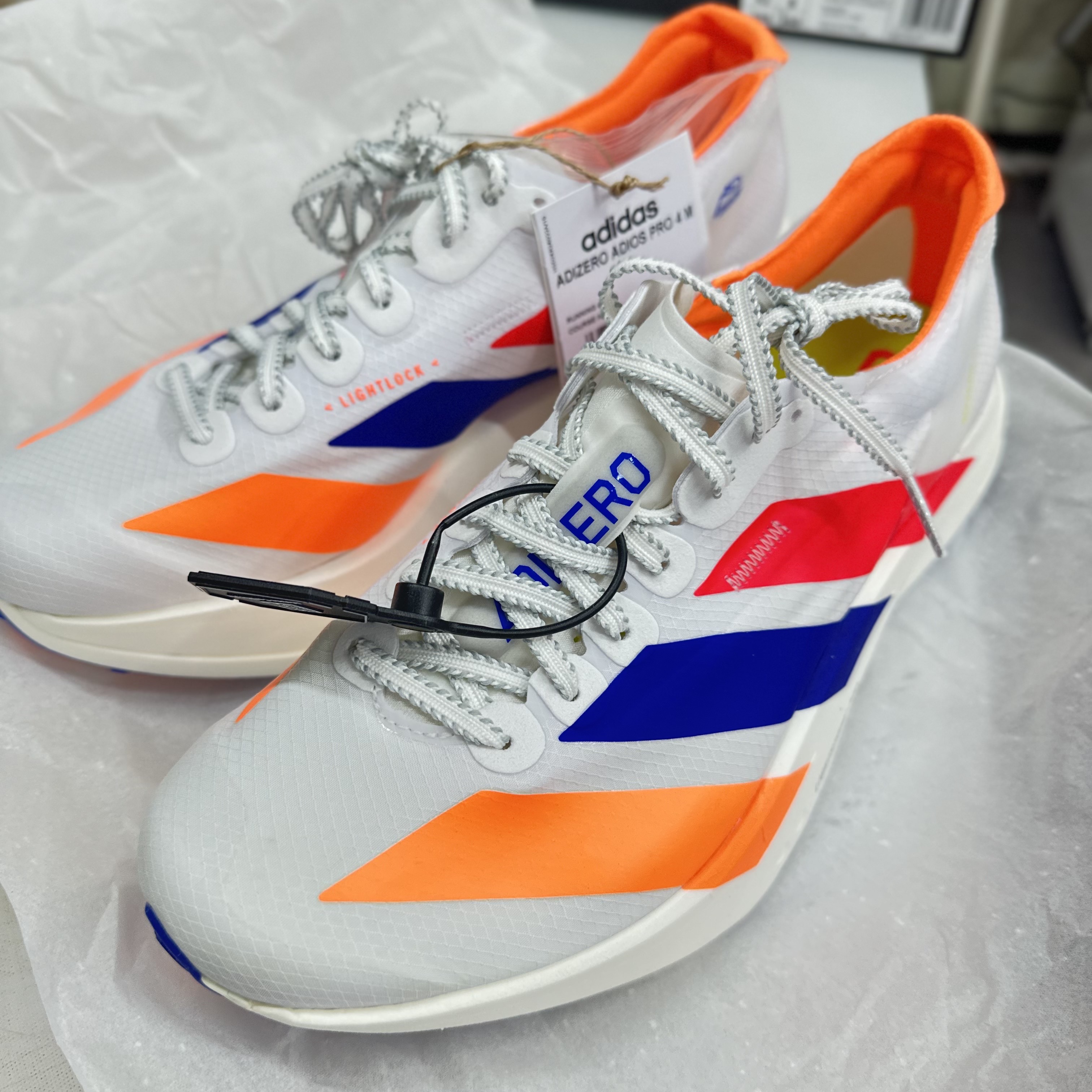 Adidas Seoul Marathon Adizero Adios Pro 4 Cloud White Lucid Red 착용 스타일 - 3