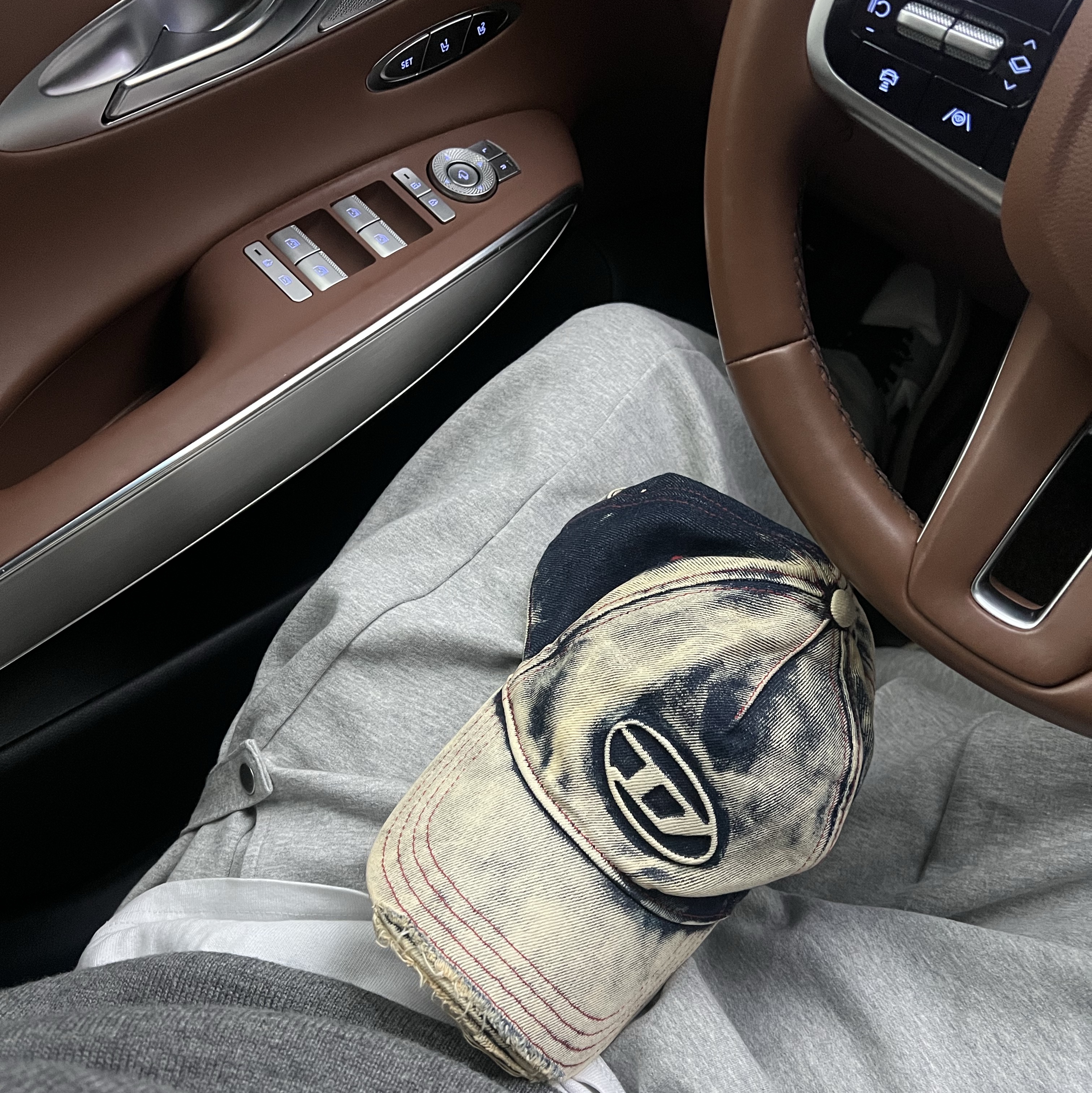 Diesel C-Seymon Treated Denim Baseball Cap Blue White 착용 스타일