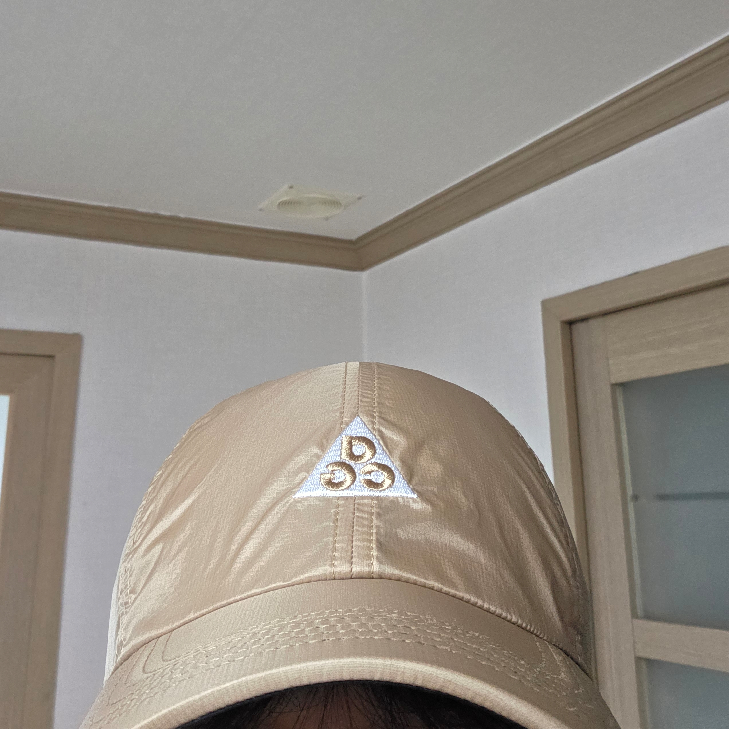 Nike ACG Dri-Fit Club Trail Cap Parachute Beige 착용 스타일