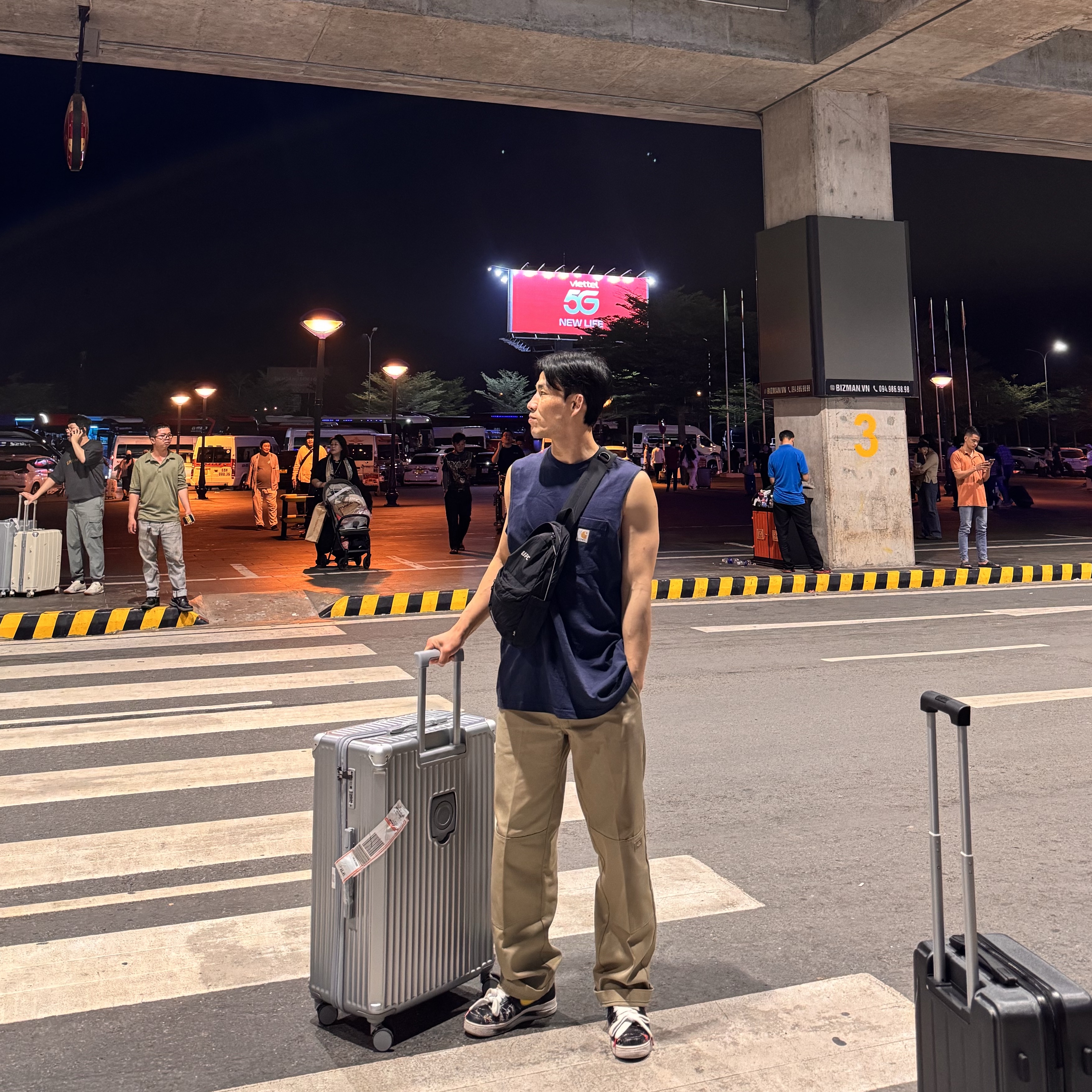 Nike x Peaceminusone Air Force 1 Low Para-Noise 3.0 Black and Multicolor, Dickies Loose Fit Double Knee Work Pants Khaki 착용 스타일 - 3