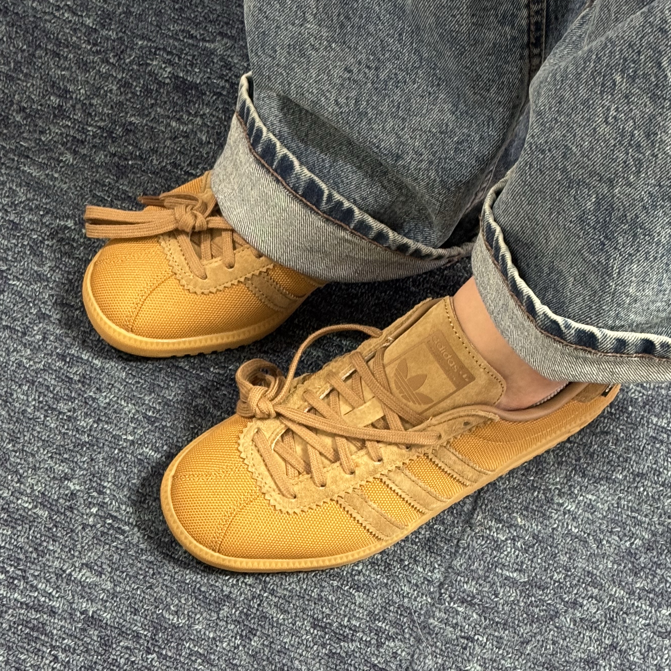Adidas Bermuda Mesa Brown Desert 착용 스타일 - 3