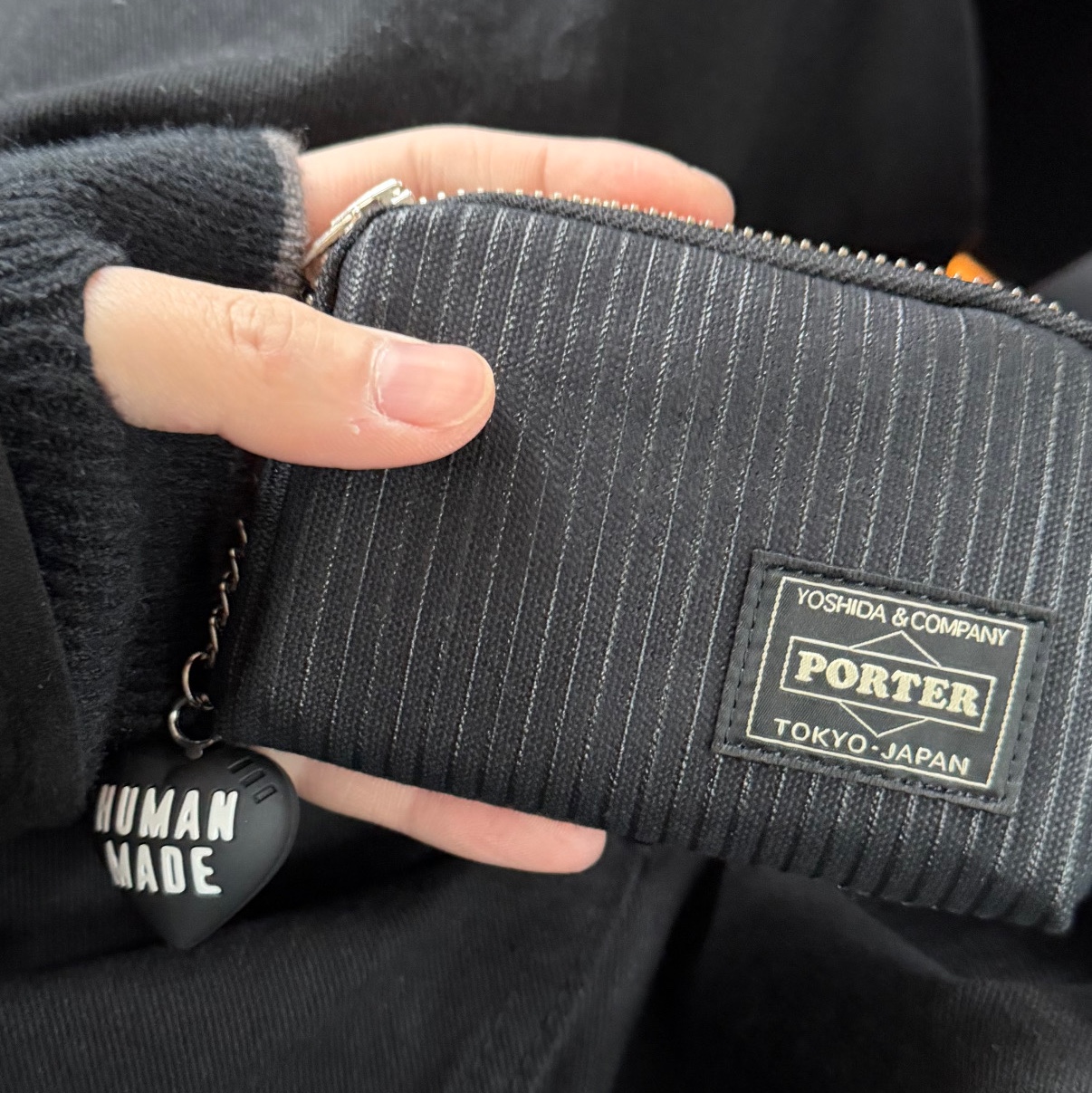 Porter Drawing Coin Key Case Black, Human Made Heart Rubber Keychain Black 착용 스타일