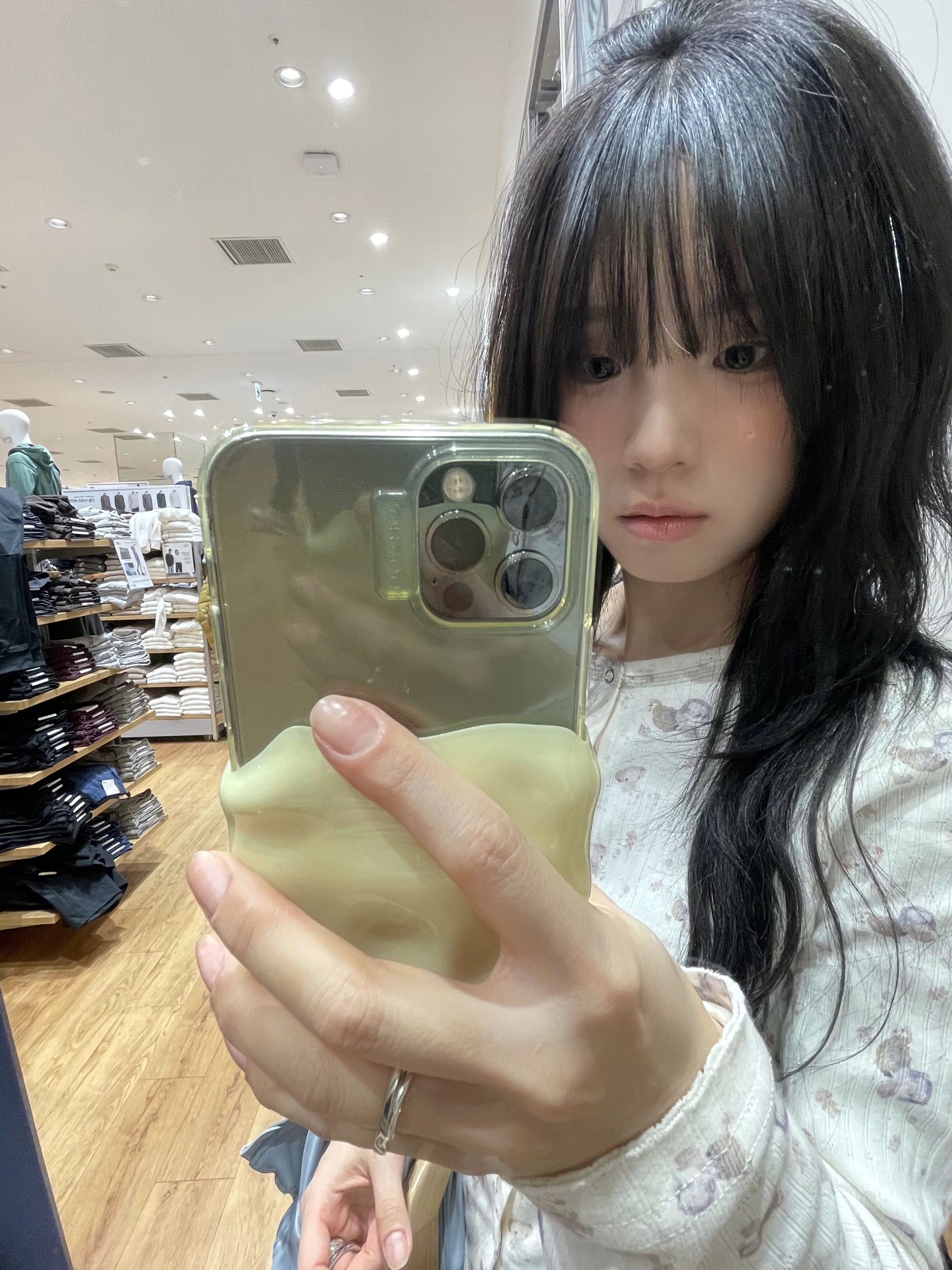 COYSEIO Cotton Cuddle Longsleeves Ivory, Gragg Double Layers Case - Light Yellow 착용 스타일