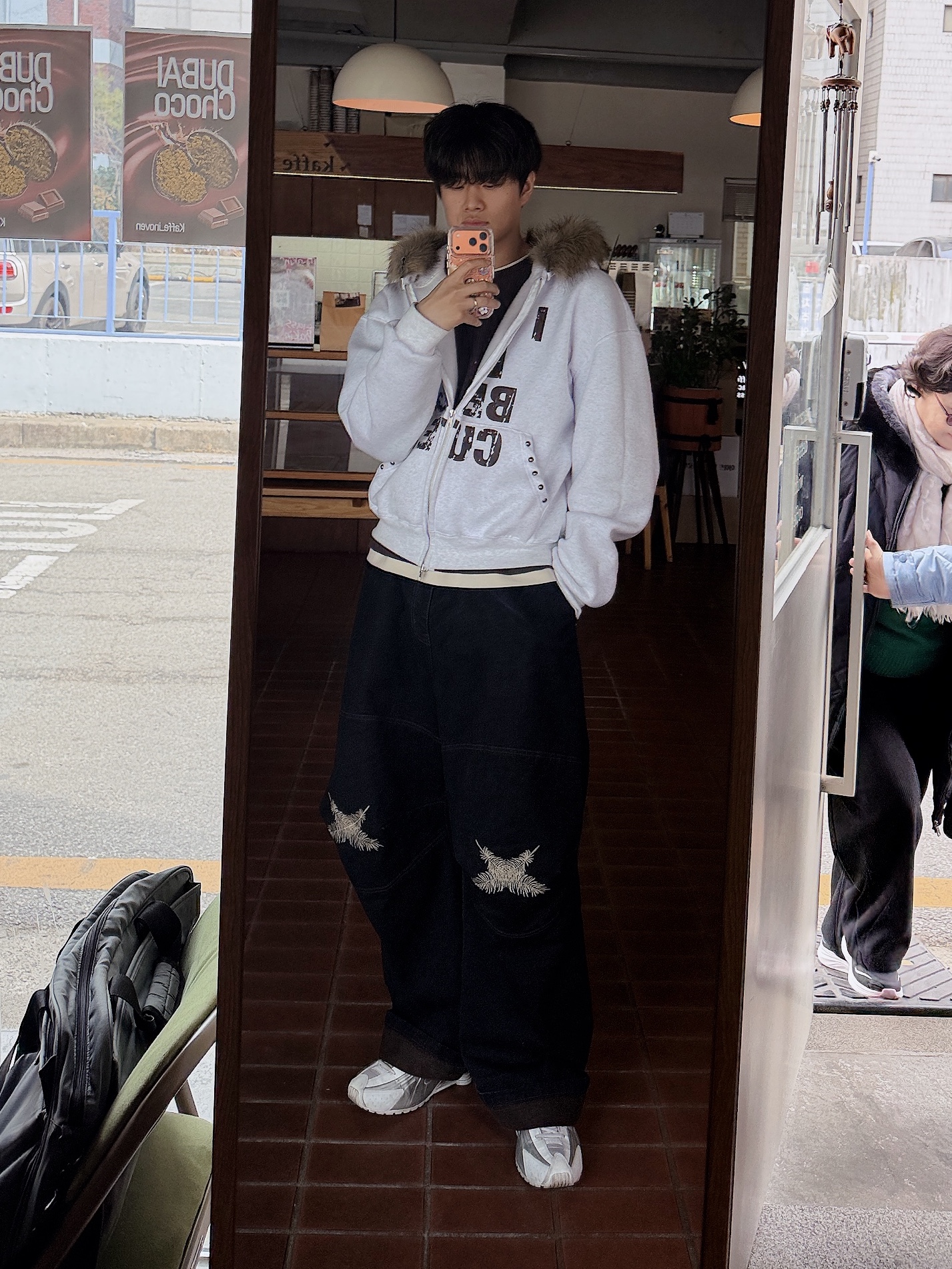 Aoiro Ooki Feather Denim Pants Dark Indigo 착용 스타일 - 3
