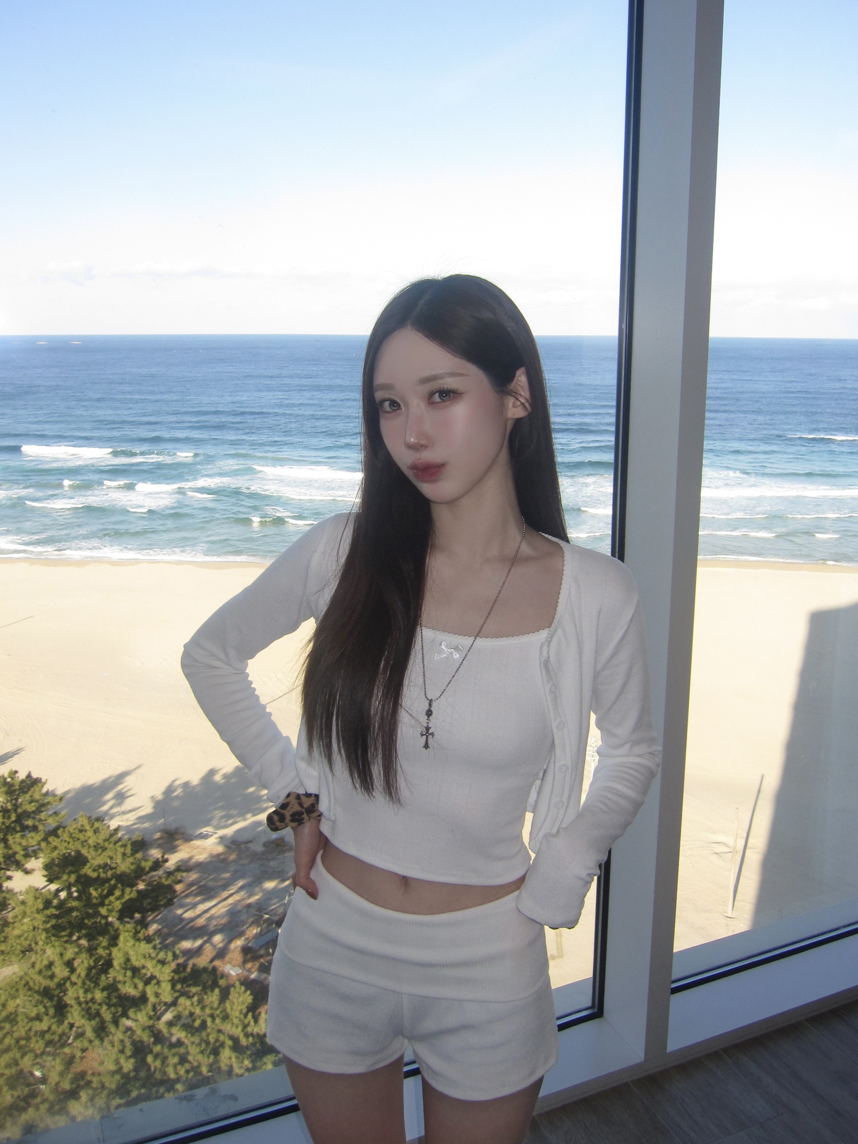 Hansroom Chrome Hearts One Ball Tiny Cross Charm, Hera Sensual Nude Gloss 422 Lingerie 착용 스타일