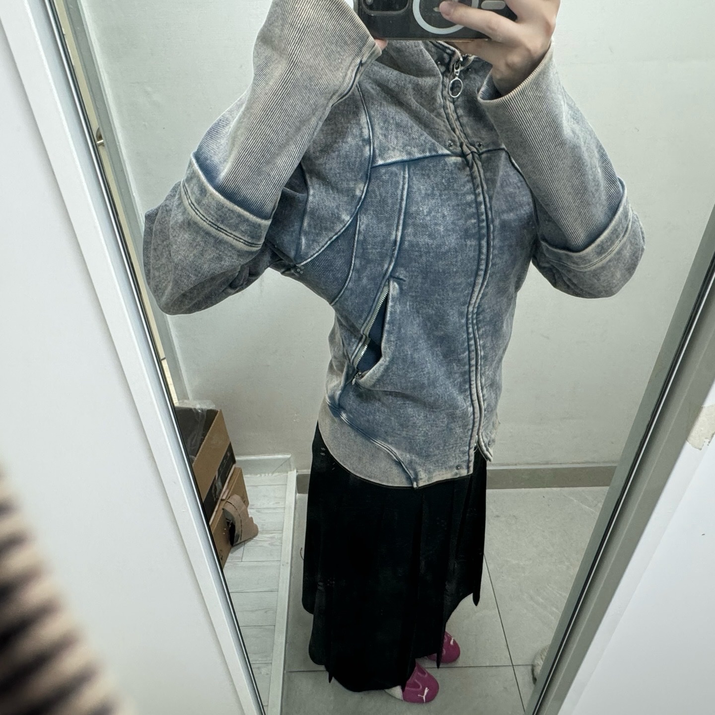 (W) Mischief Rhombus Punching Hoodie Zip Up Bleached Navy 착용 스타일 - 3