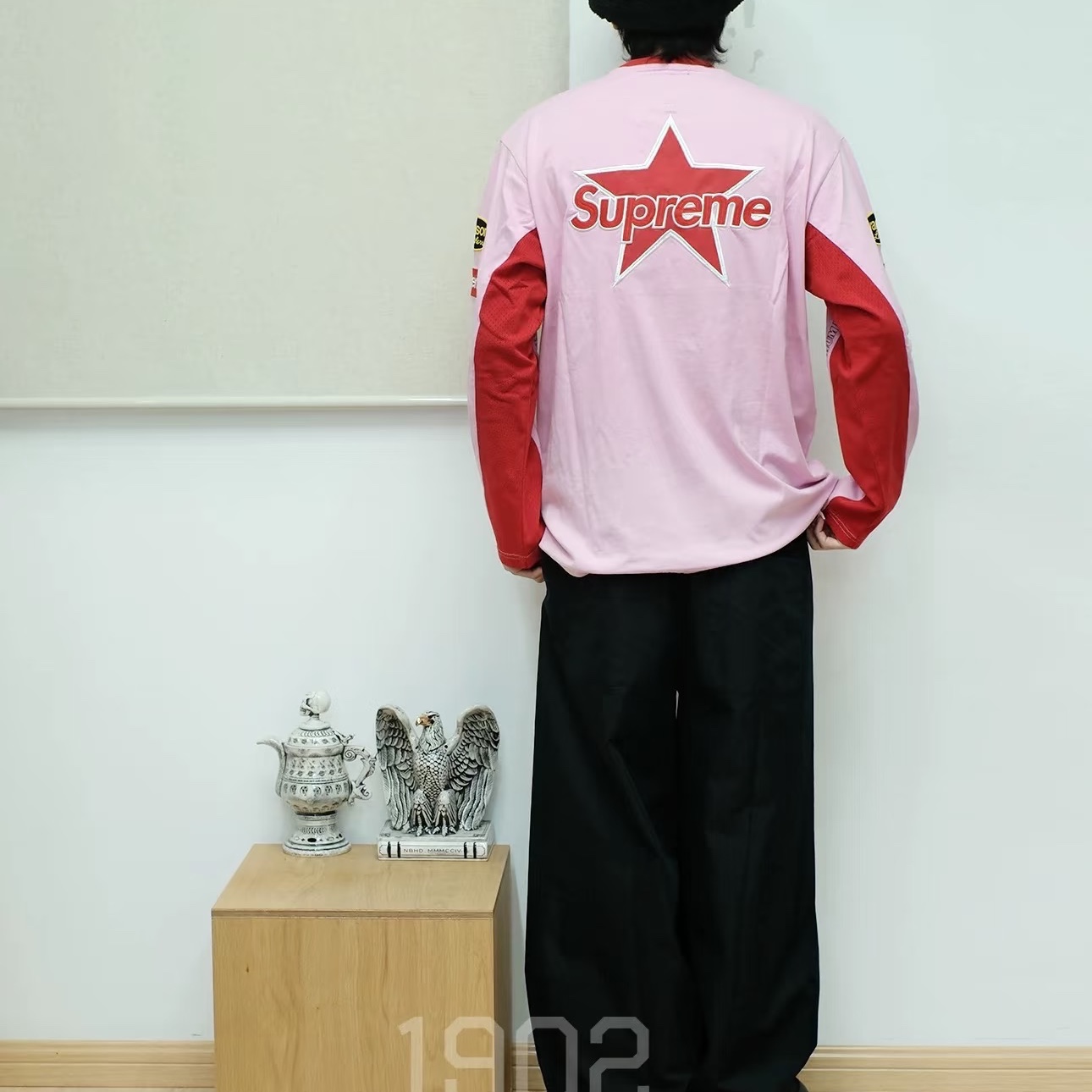 Supreme x Vanson Leathers L/S Top Pink - 26SS 착용 스타일