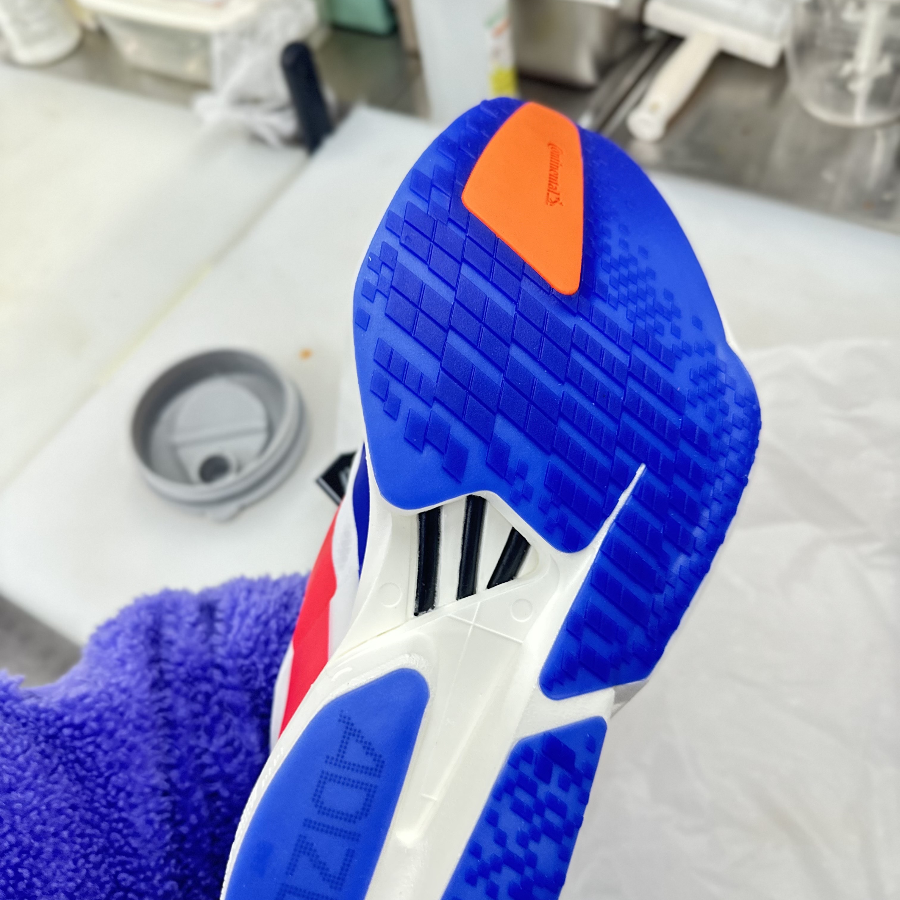 Adidas Seoul Marathon Adizero Adios Pro 4 Cloud White Lucid Red 착용 스타일 - 2
