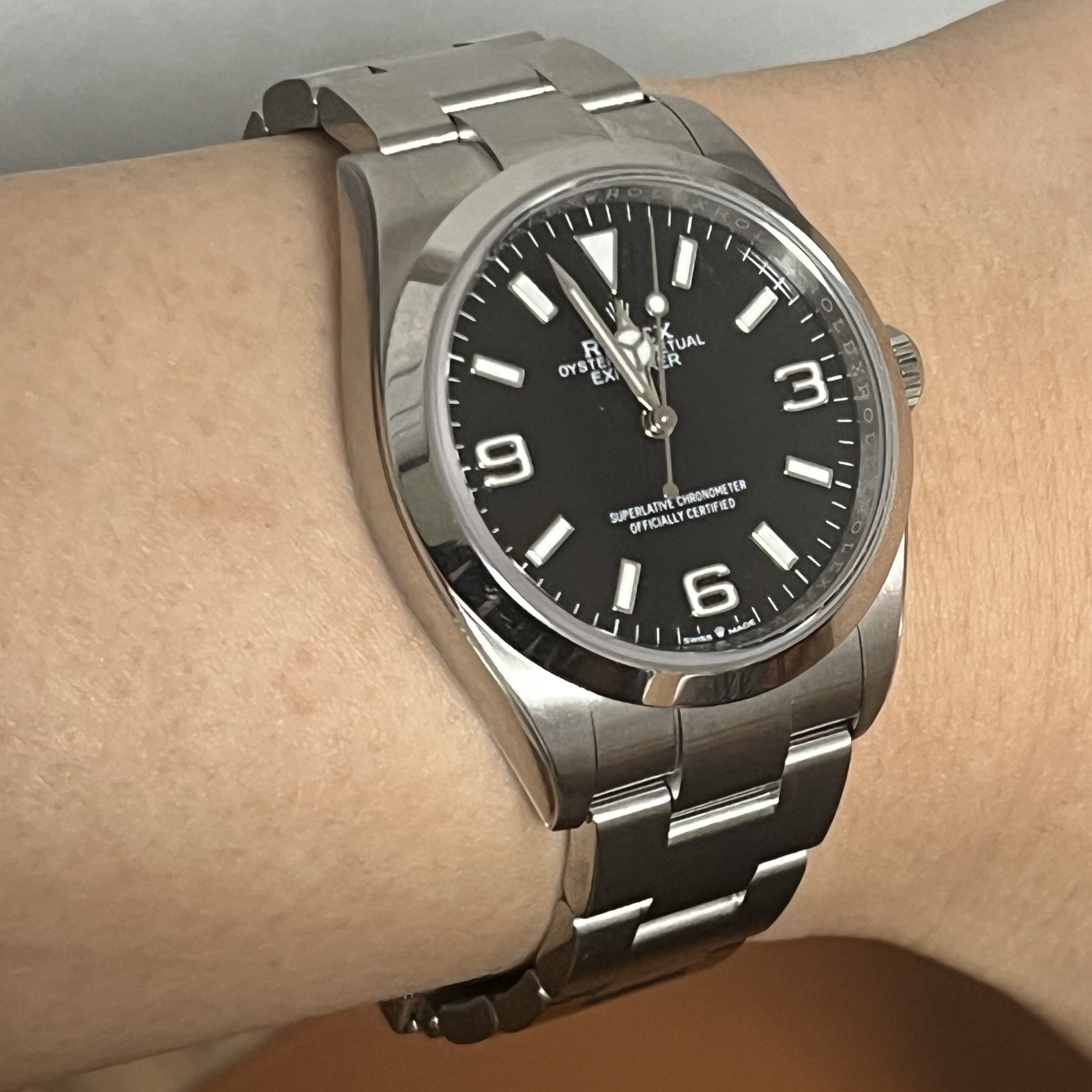 Rolex Explorer 36mm 124270 Black Oyster 착용 스타일