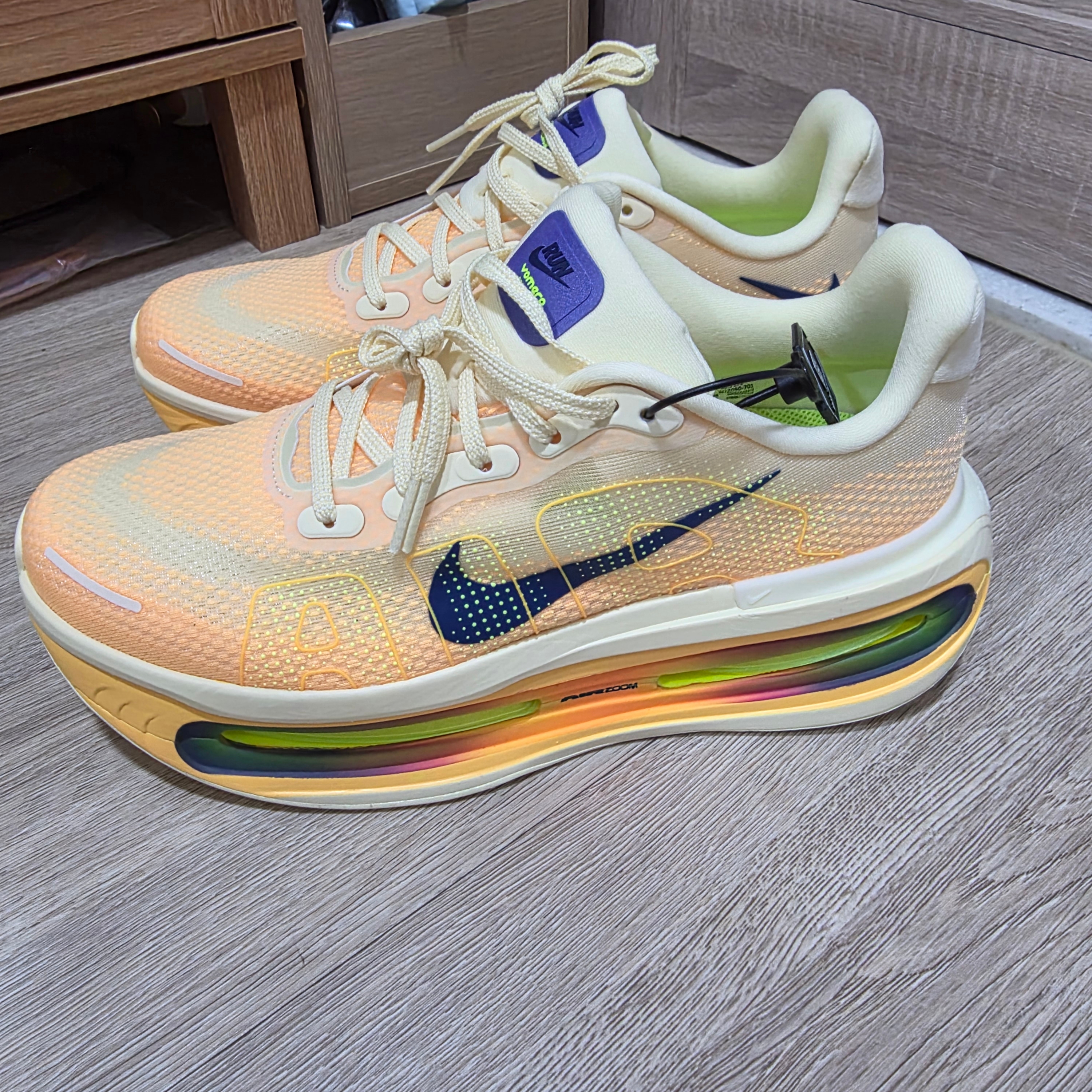 Nike Vomero Premium Alabaster Blue Void 착용 스타일