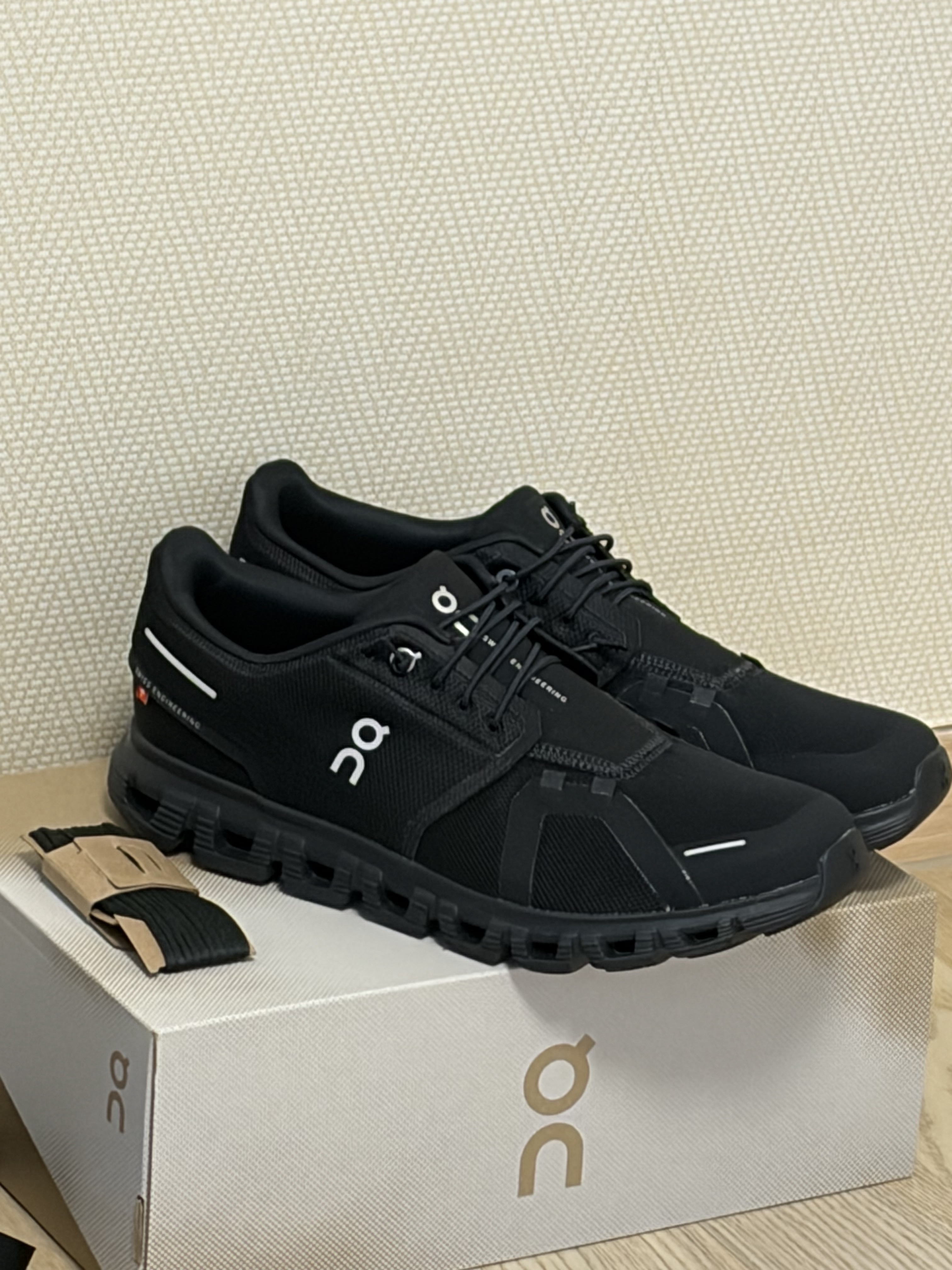 On Running Cloud 6 Black 착용 스타일