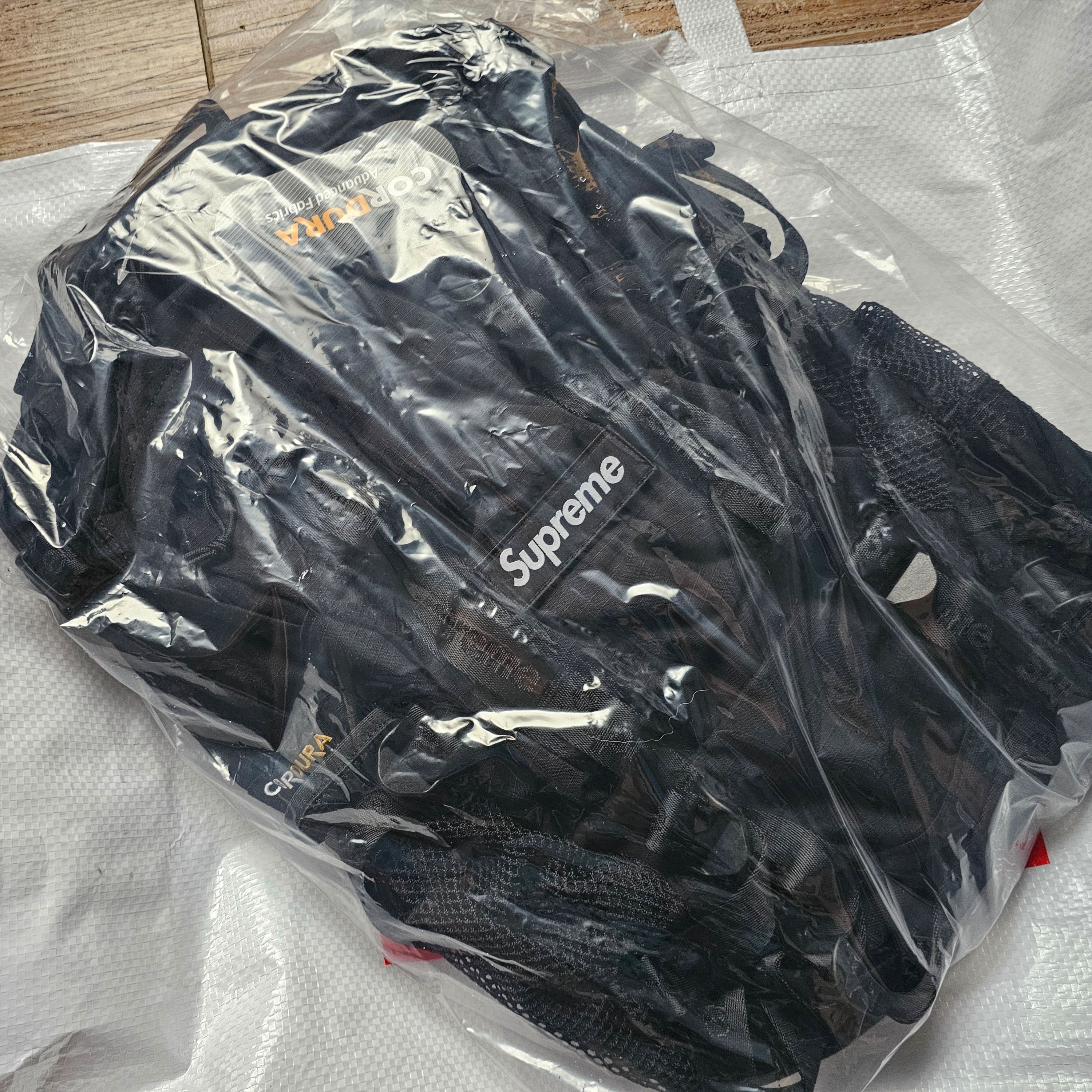 Supreme Backpack Black - 26SS 착용 스타일