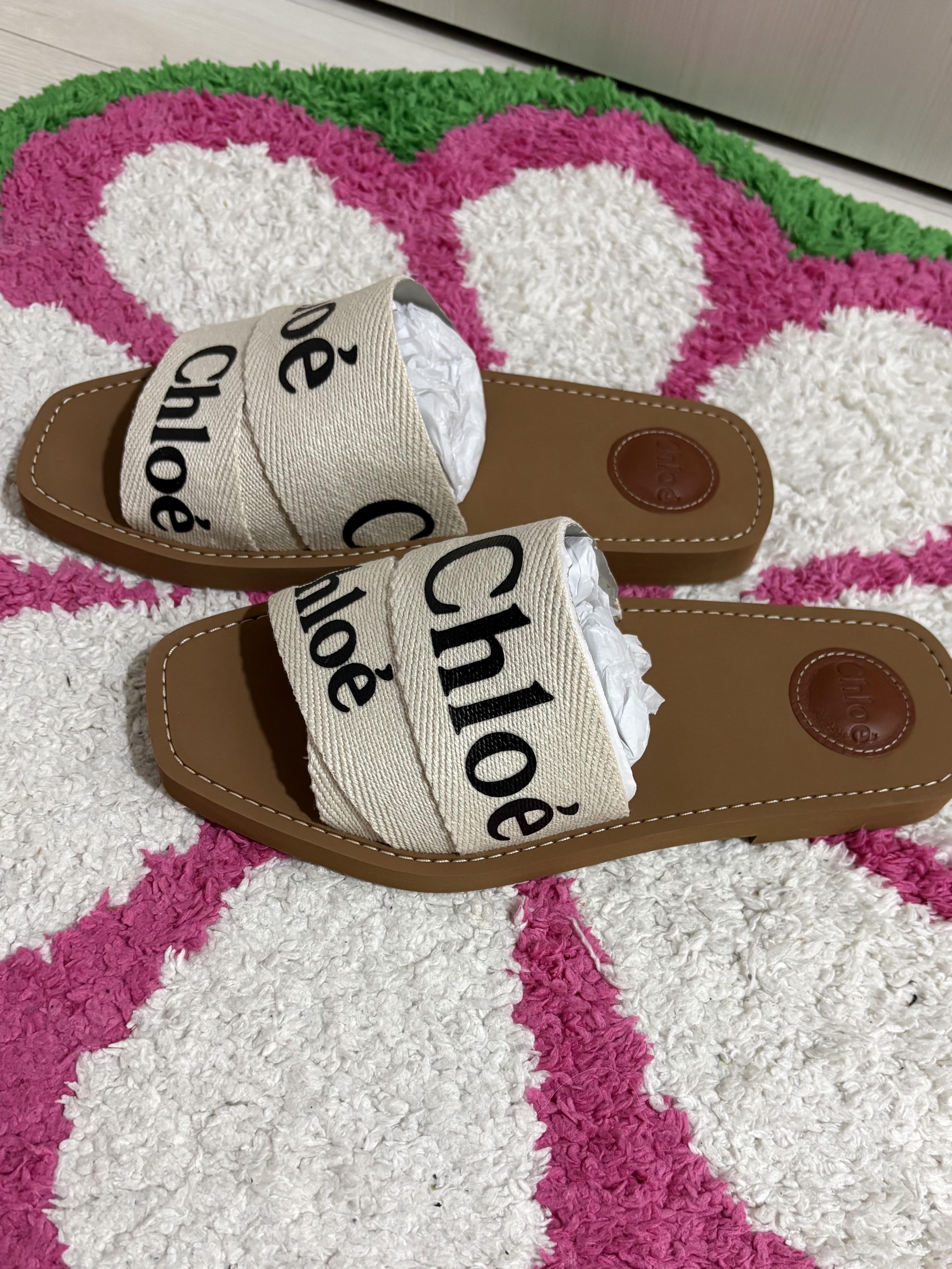(W) Chloe Woody Flat Mule White 착용 스타일